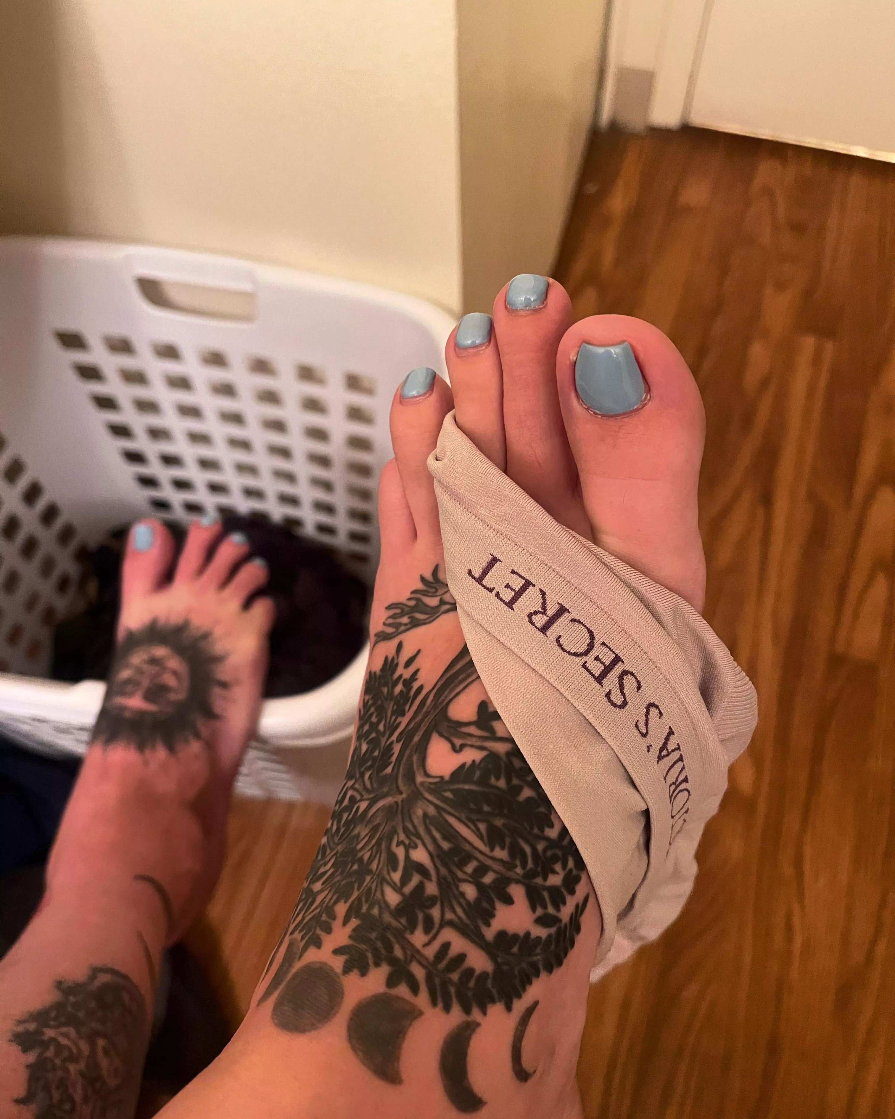 Going to start doing foot jobs and facials on only fans next week. Probably drop the first one next Fri night or sat hope to see you guys to support a new page.