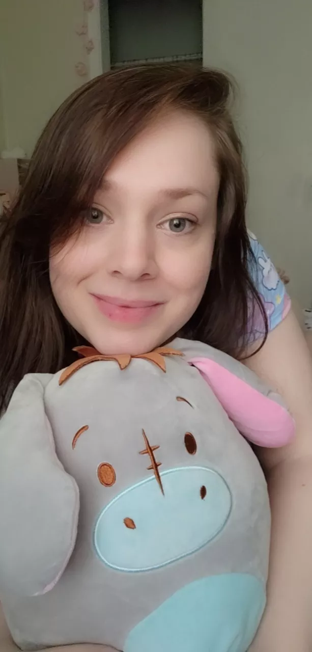 Good morning! Eeyore says hi 🥺🎀