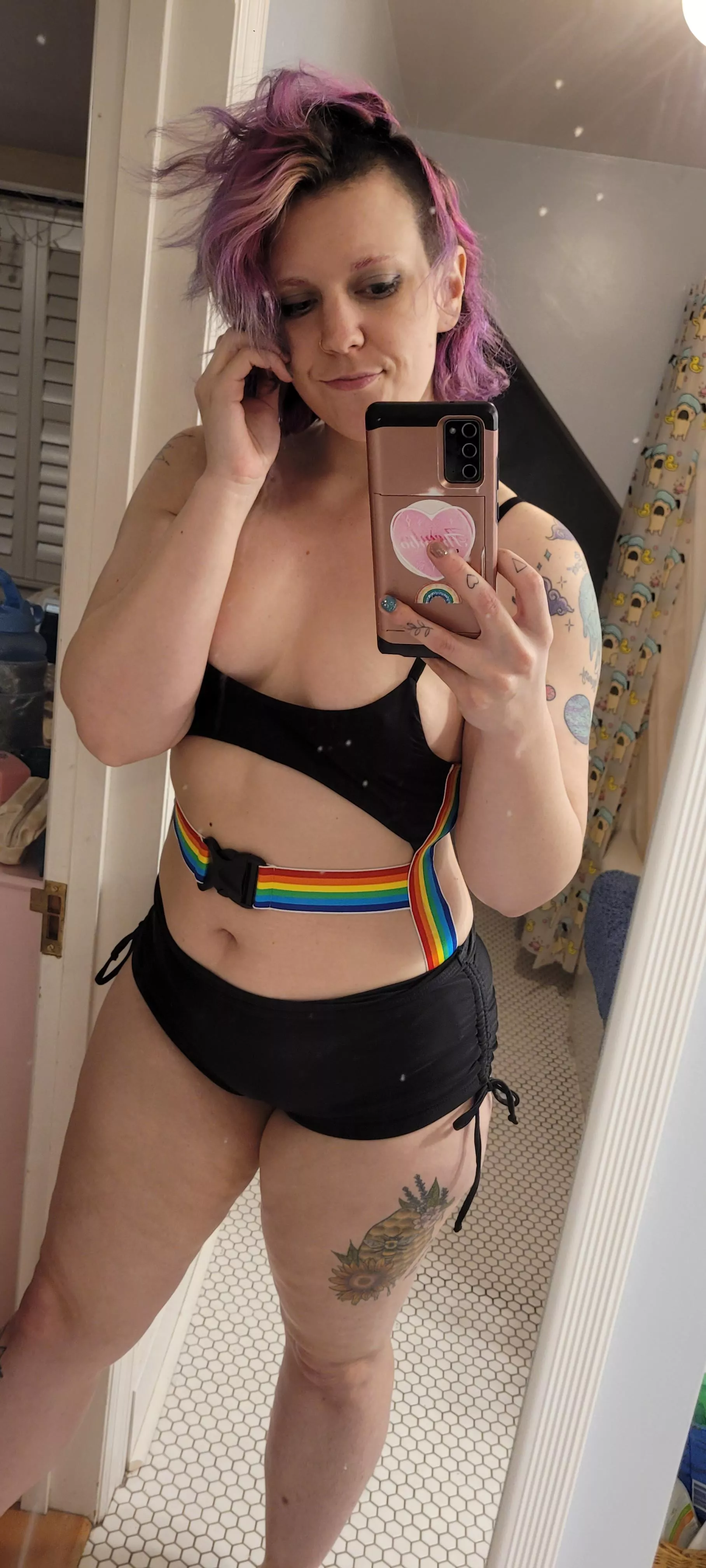 Got a new swim suit 🌈🖤 it's still rainy here in Portland but can't wait for the sunny days ☀️