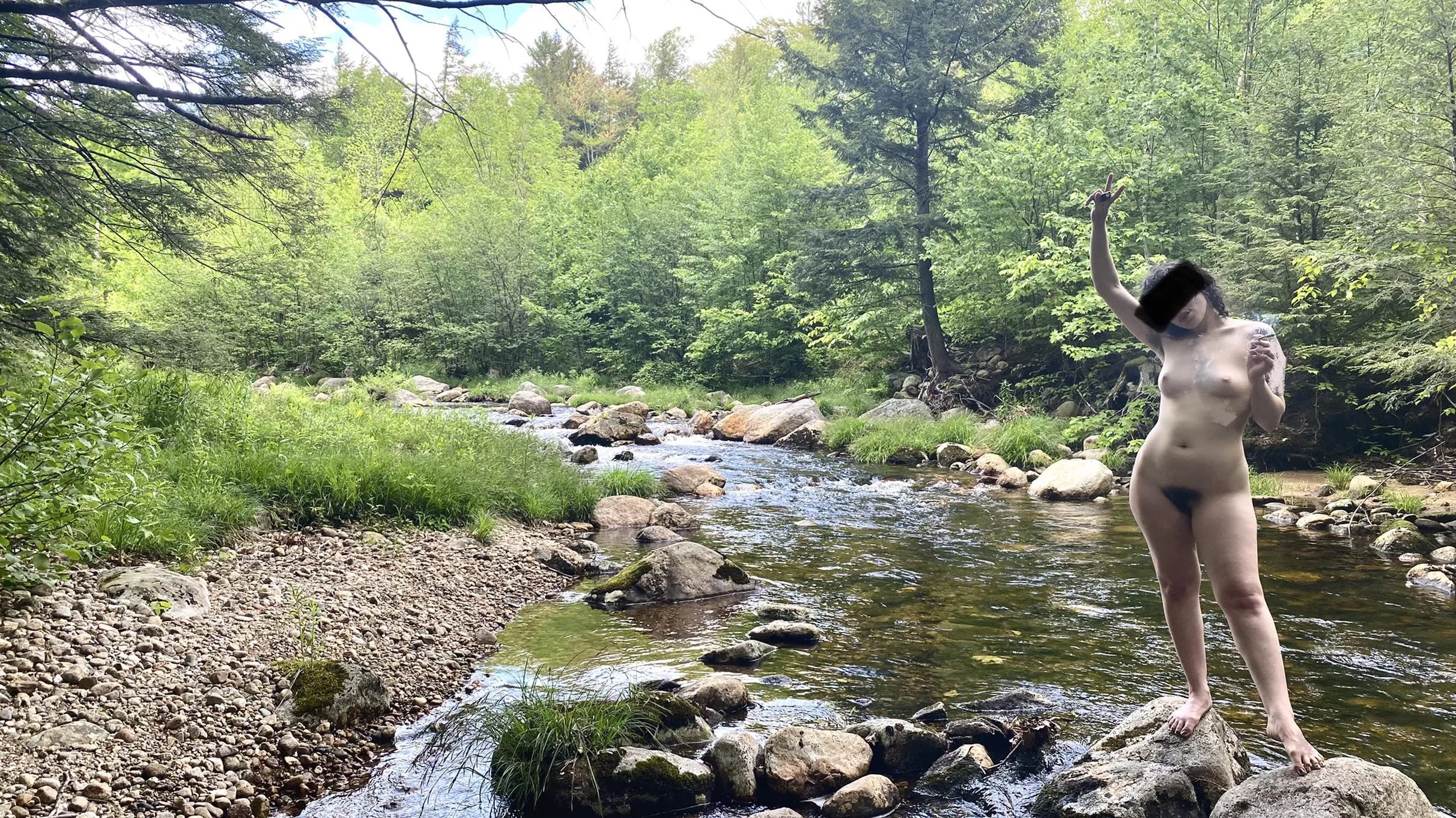 Got naked and smoked a joint in the river behind my cabin âœŒðŸ¼