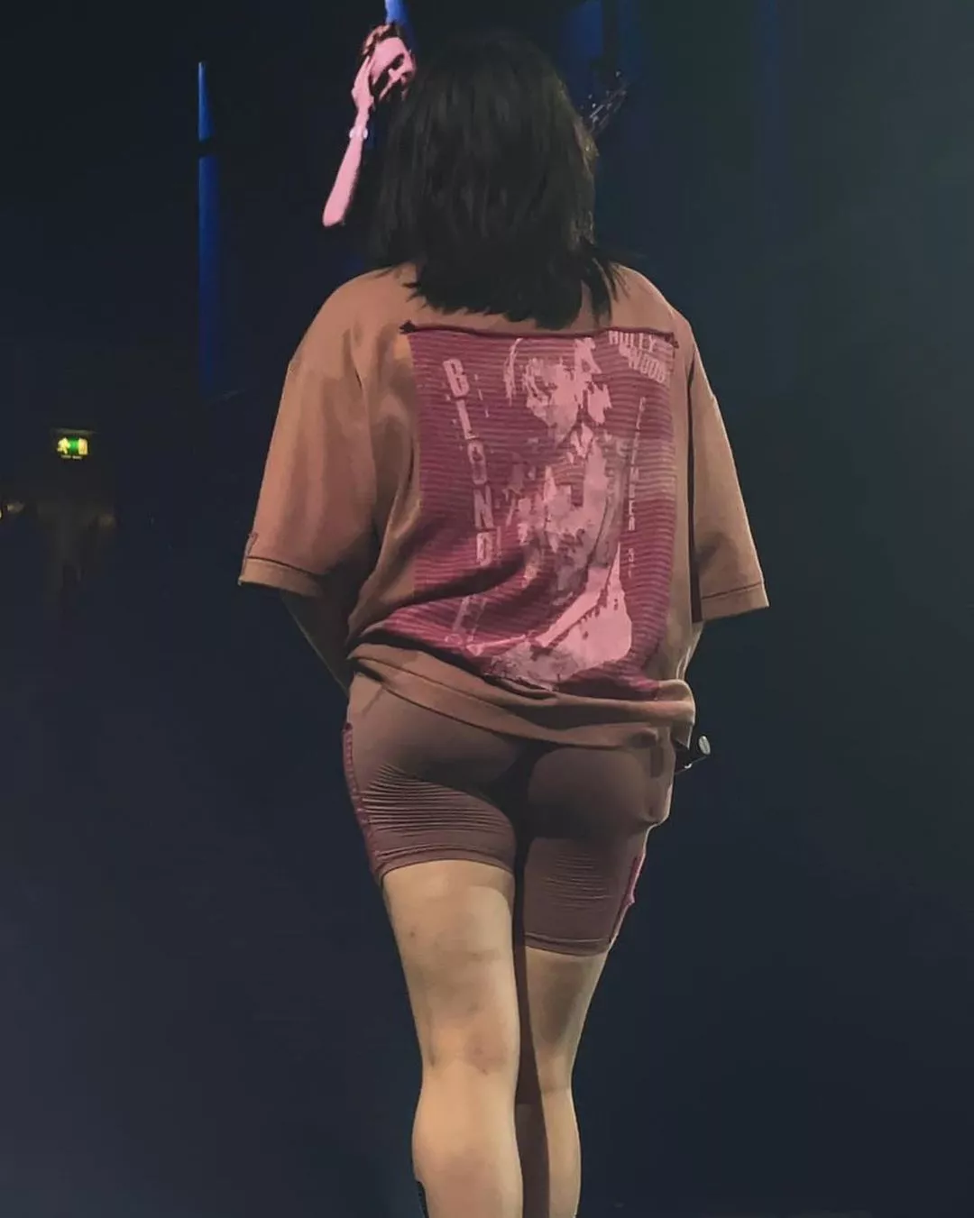 gotta love Billie Eilish's delicious thicc ass