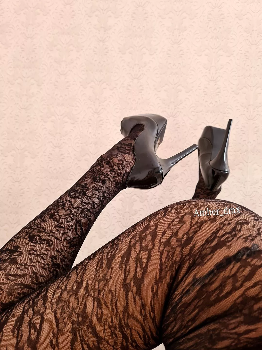 Guess the length of my heelsðŸ¤­