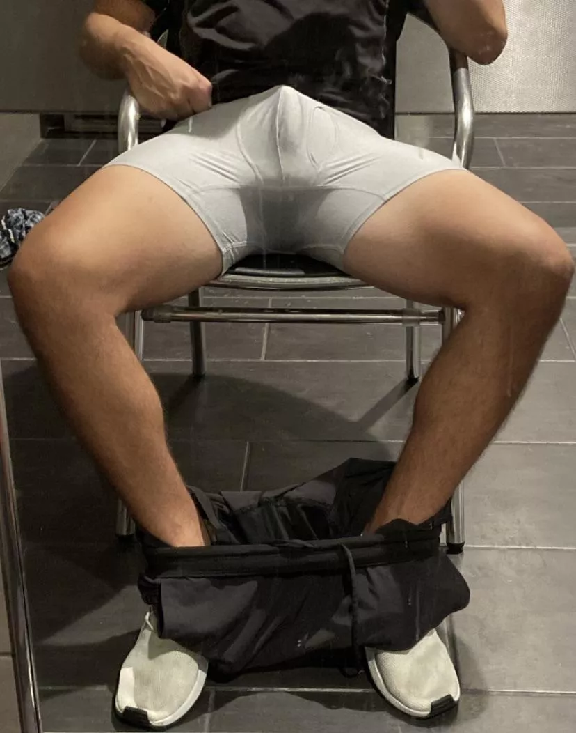 Gym bulge 😈