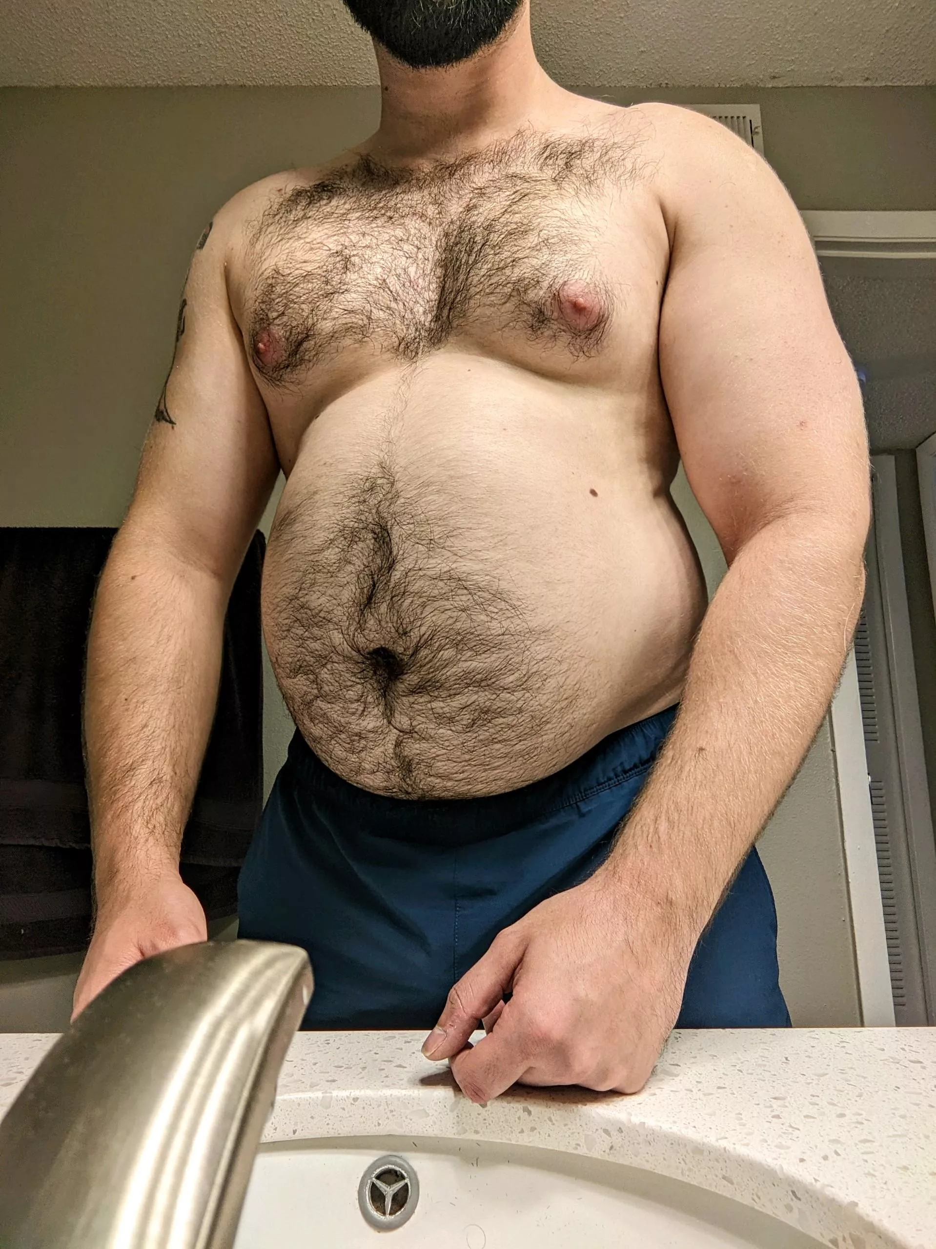 Gym pump and hella musk make for a happy bear 🐻