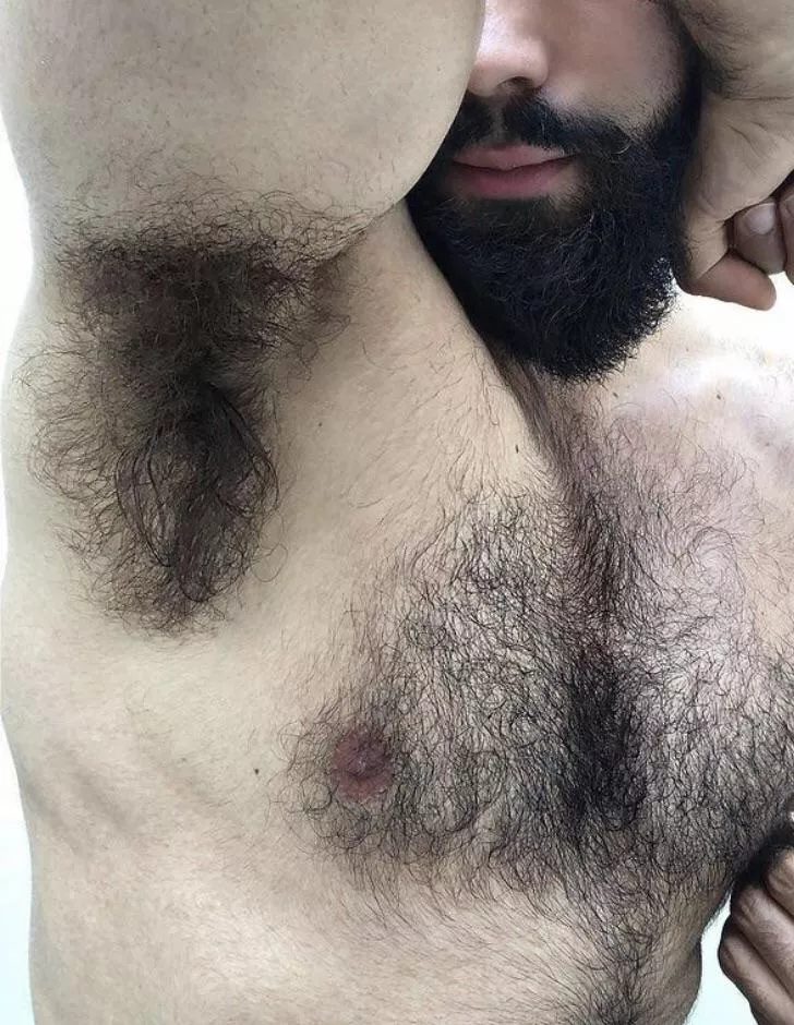 Hairy emn should always have hairy pits