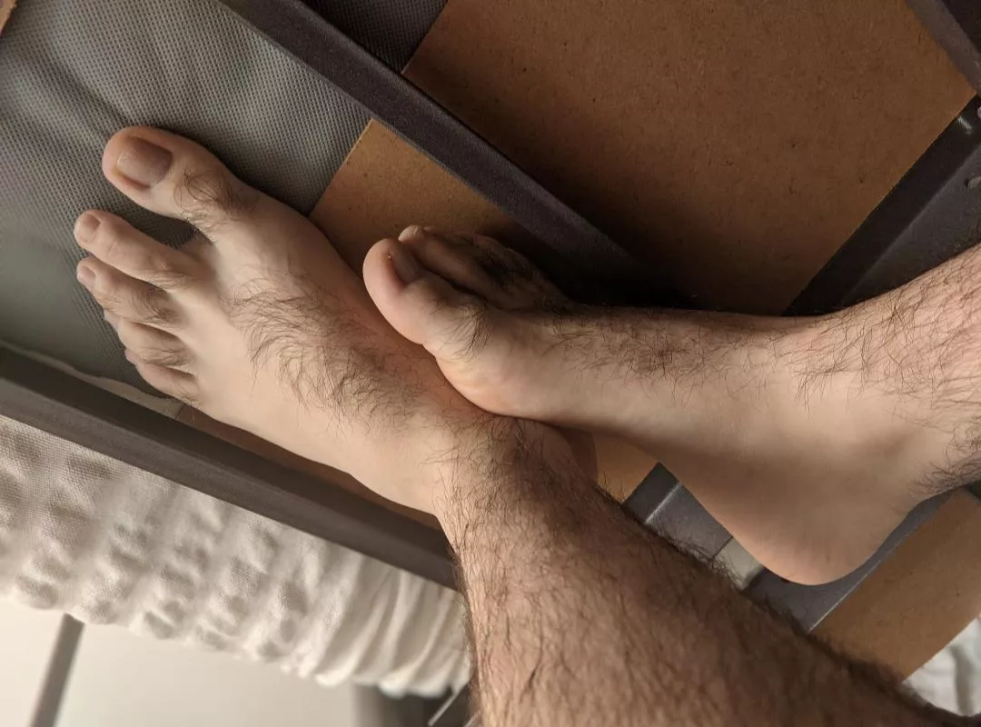 Hairy feet and toes