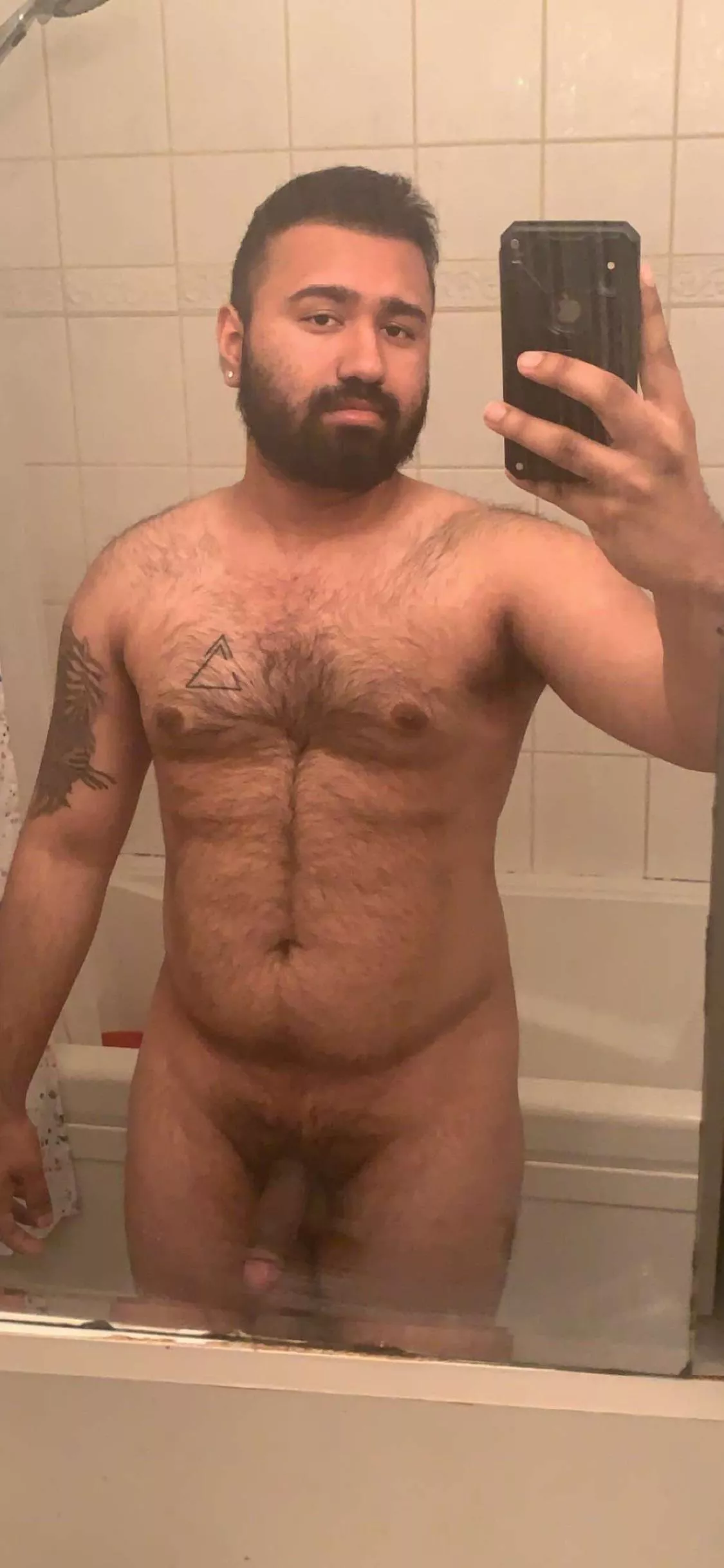 Hairy Indian 🐻 here wanting to be exposed online. HMU on SC @benjamin_kinat