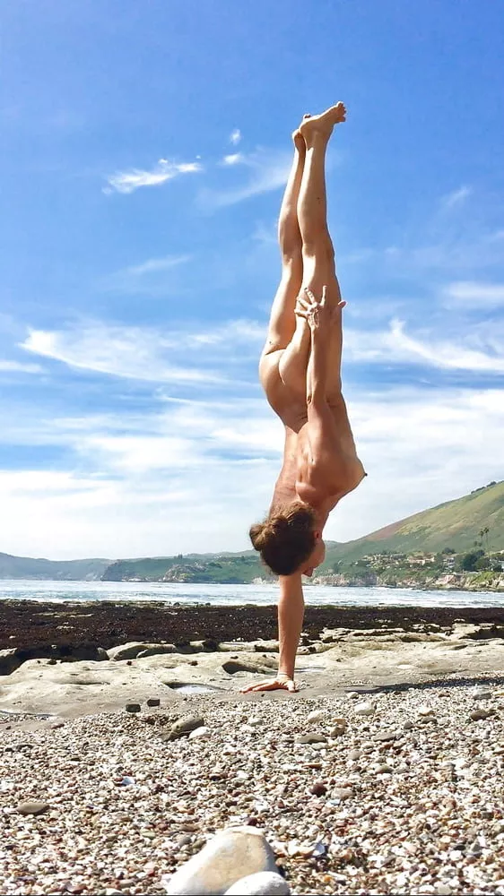 Handstand