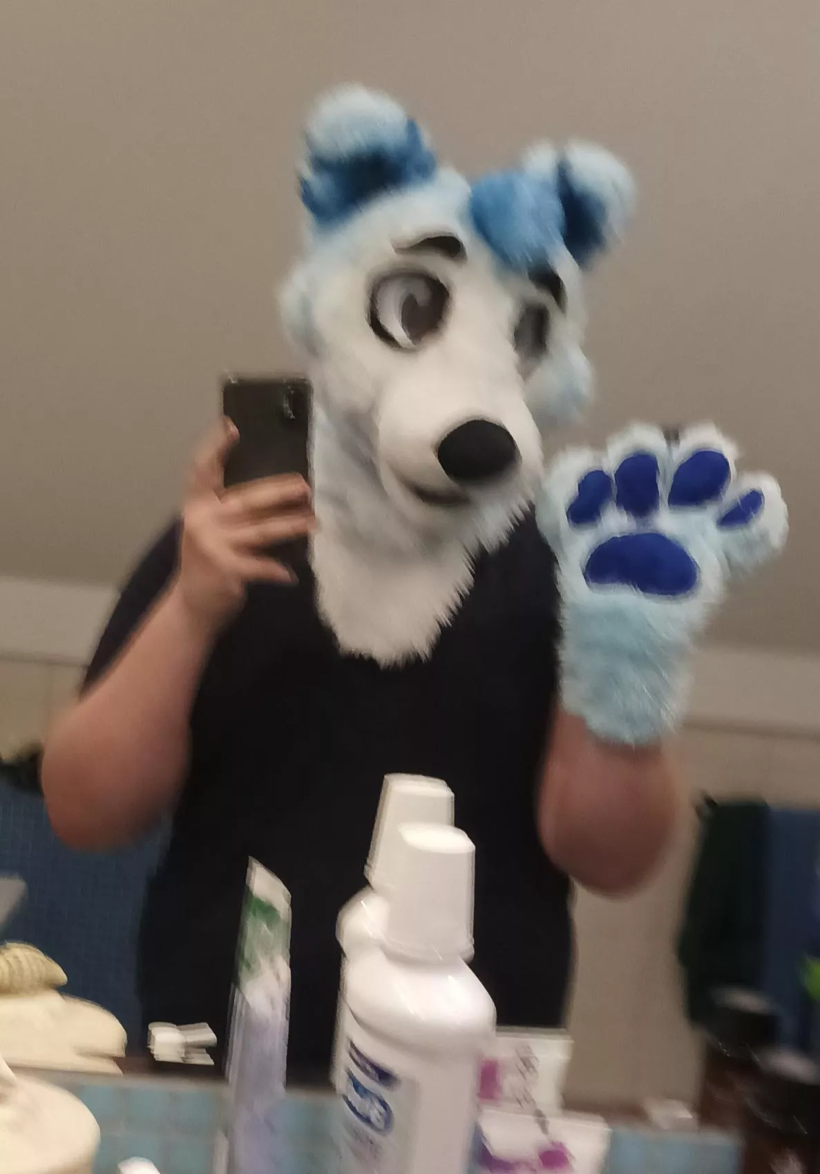 Happy fursuit friday with my selfmade partial!