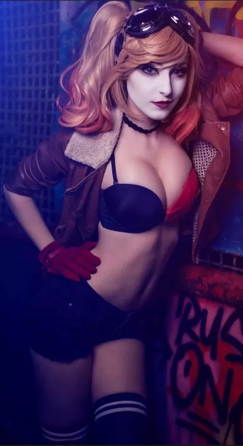 Harley Quinn by AnniTheDuck