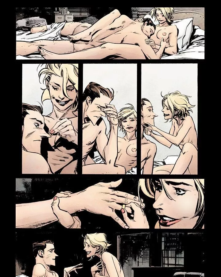 Harley uncensored plots [Batman: The White Knight #04][2017]