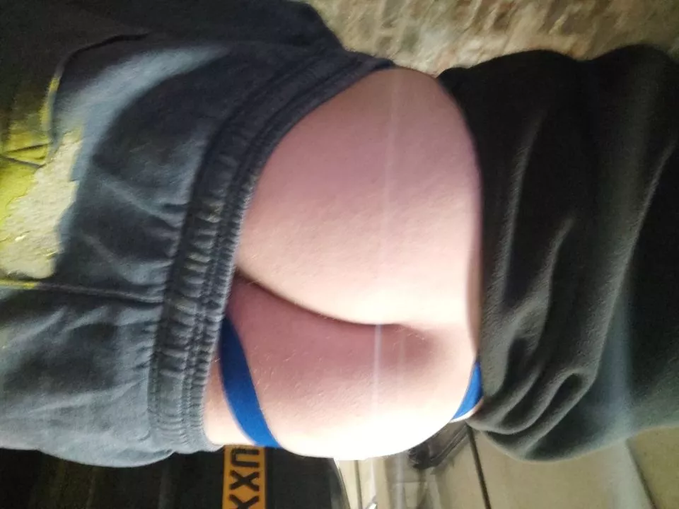 have a bum pic hehe, hung teens, chavs and twinks im after in NorthWest England, gimme a message and find out x