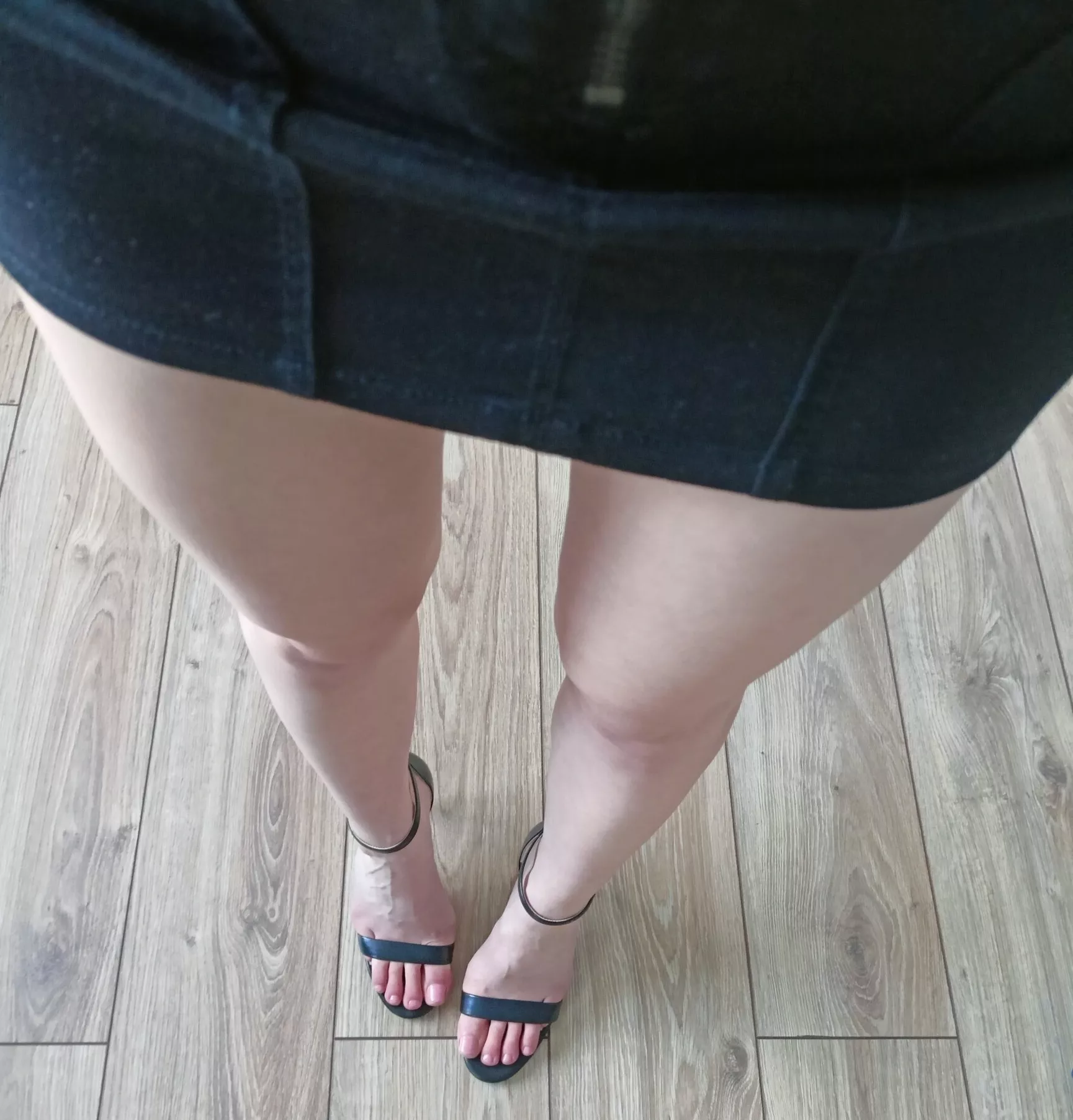 Heel sandals and my pale legs ;)