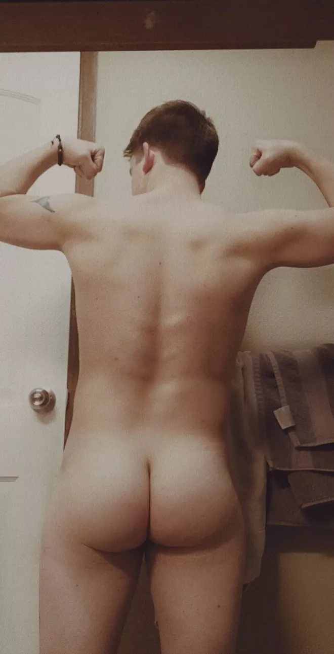 heh... hope you like my butt 🤭[19M]