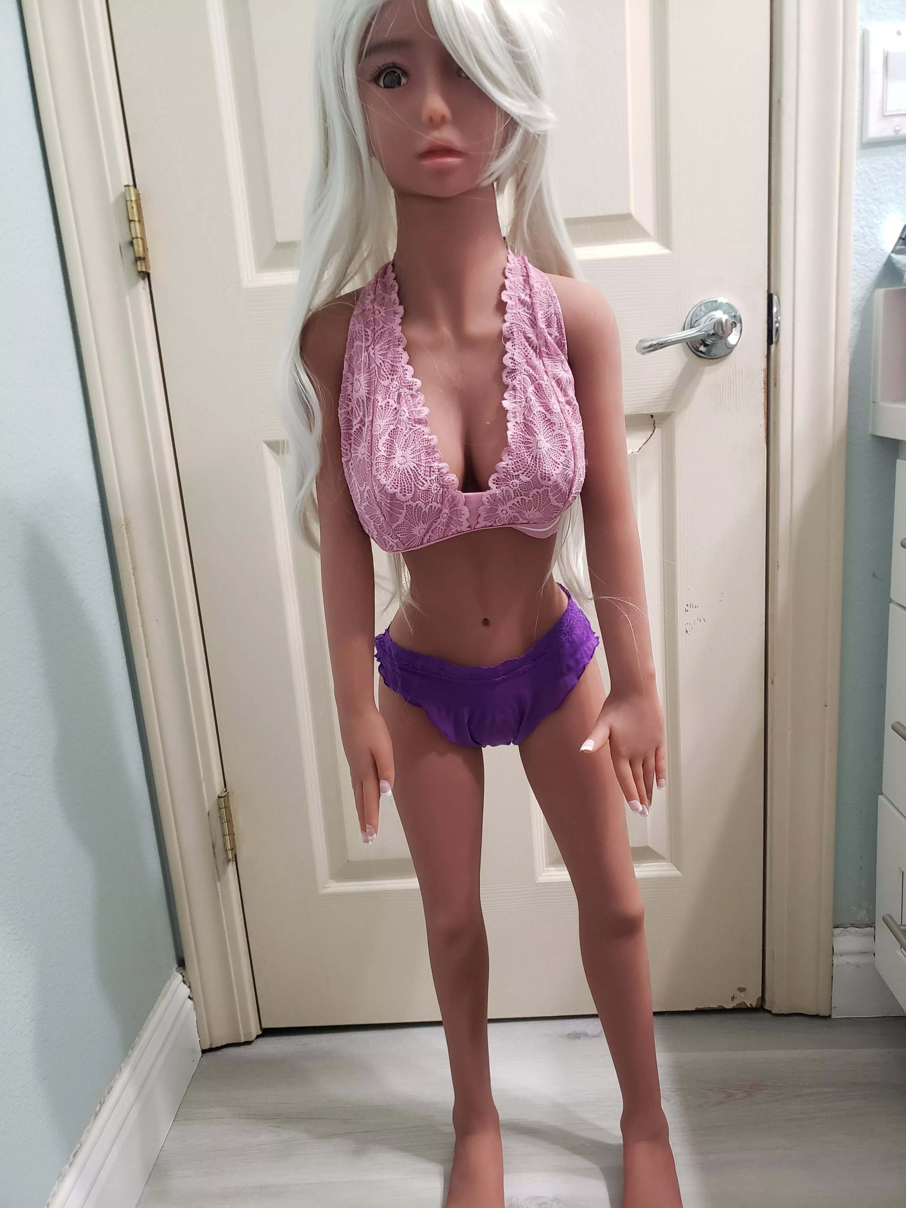 Hello, I ordered 125cm tpe doll, just wondering u guys know what size panries and what size bras it fit for her?