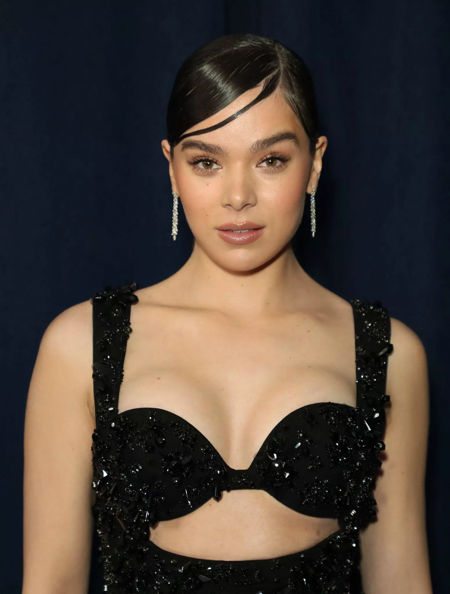 Help me cum to Hailee Steinfeld