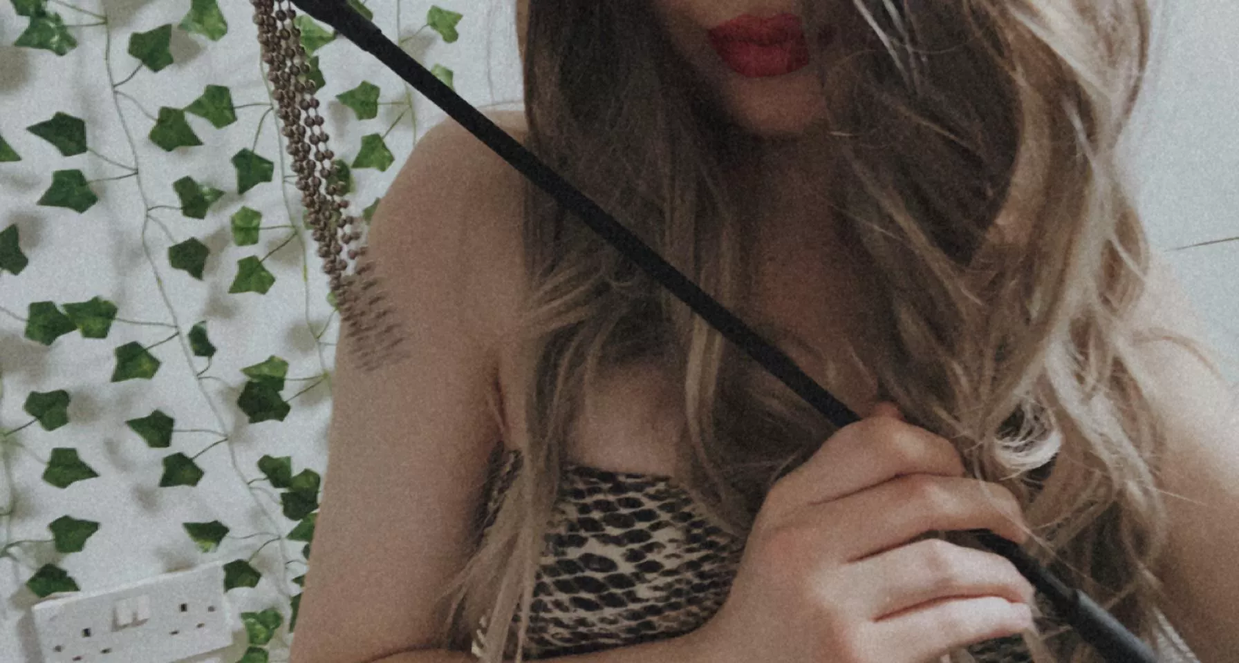 Here’s my offer: you let me have my way with you, and I go easy on you. Deal?? 🥰 [domme]