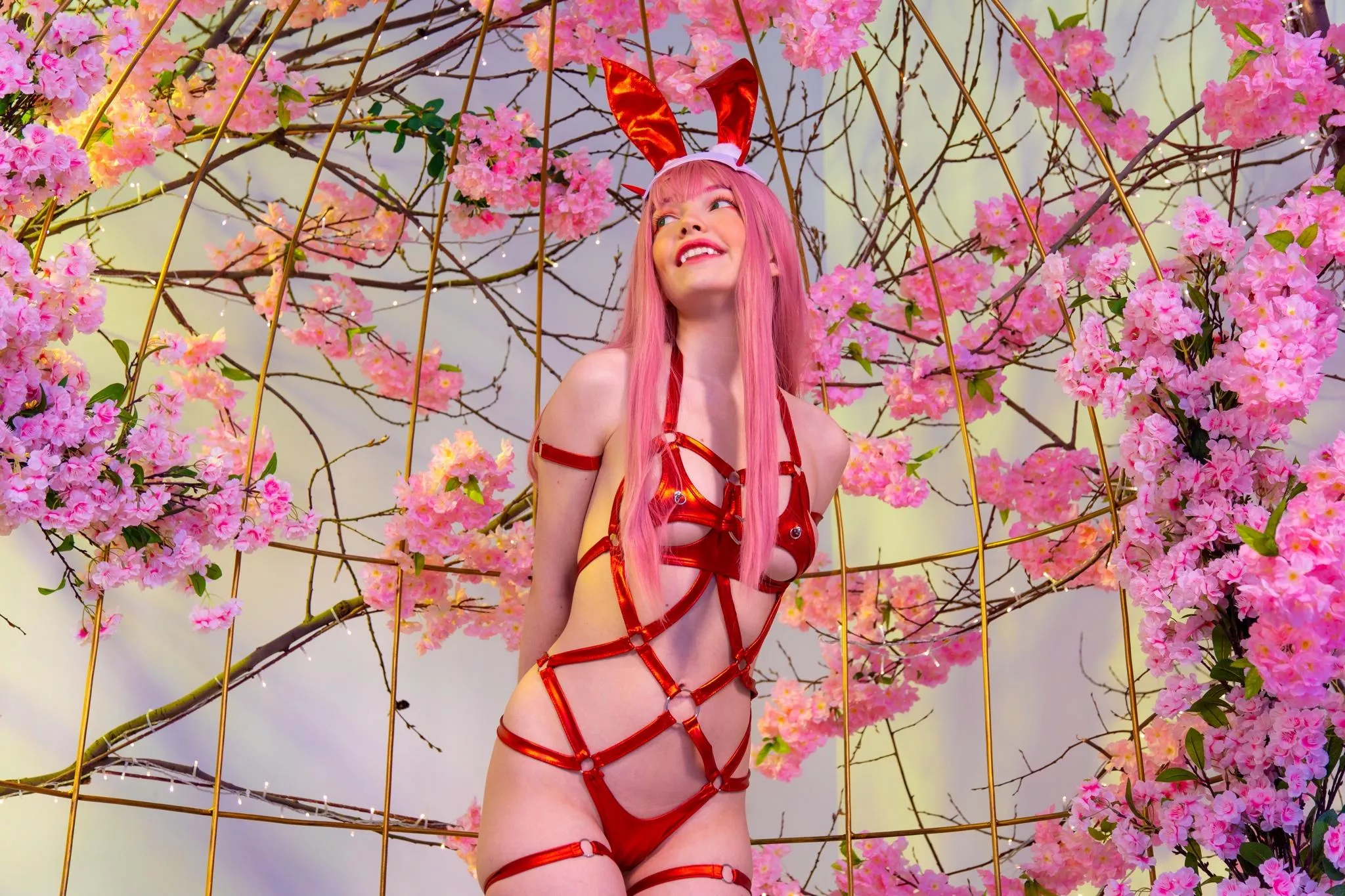 Hey, Darling! Do you like my new suit? | Zero Two cosplay by Murrning_Glow