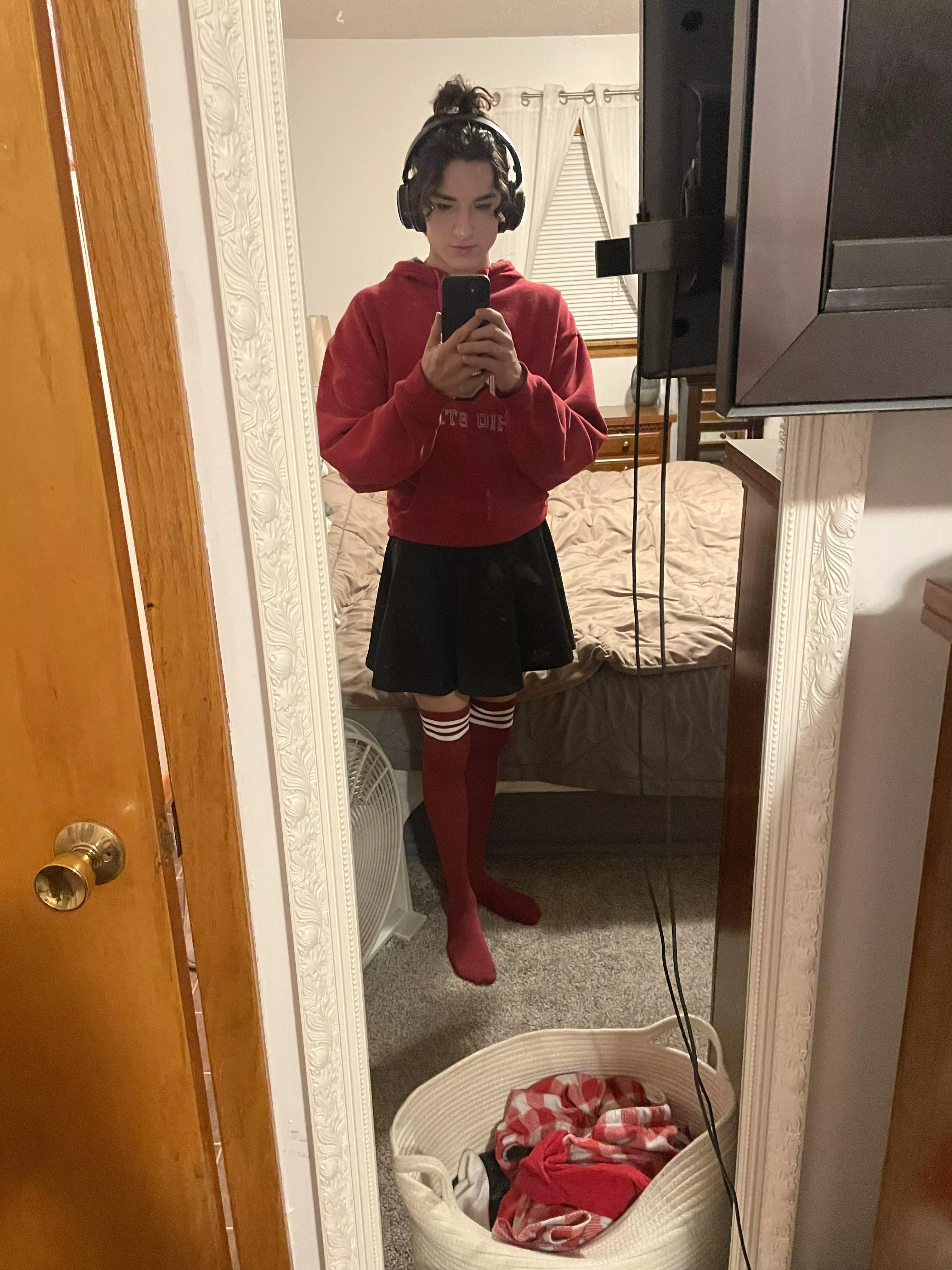 Hey, I'm Boo, this is my first post. I finally got some thigh high lol.