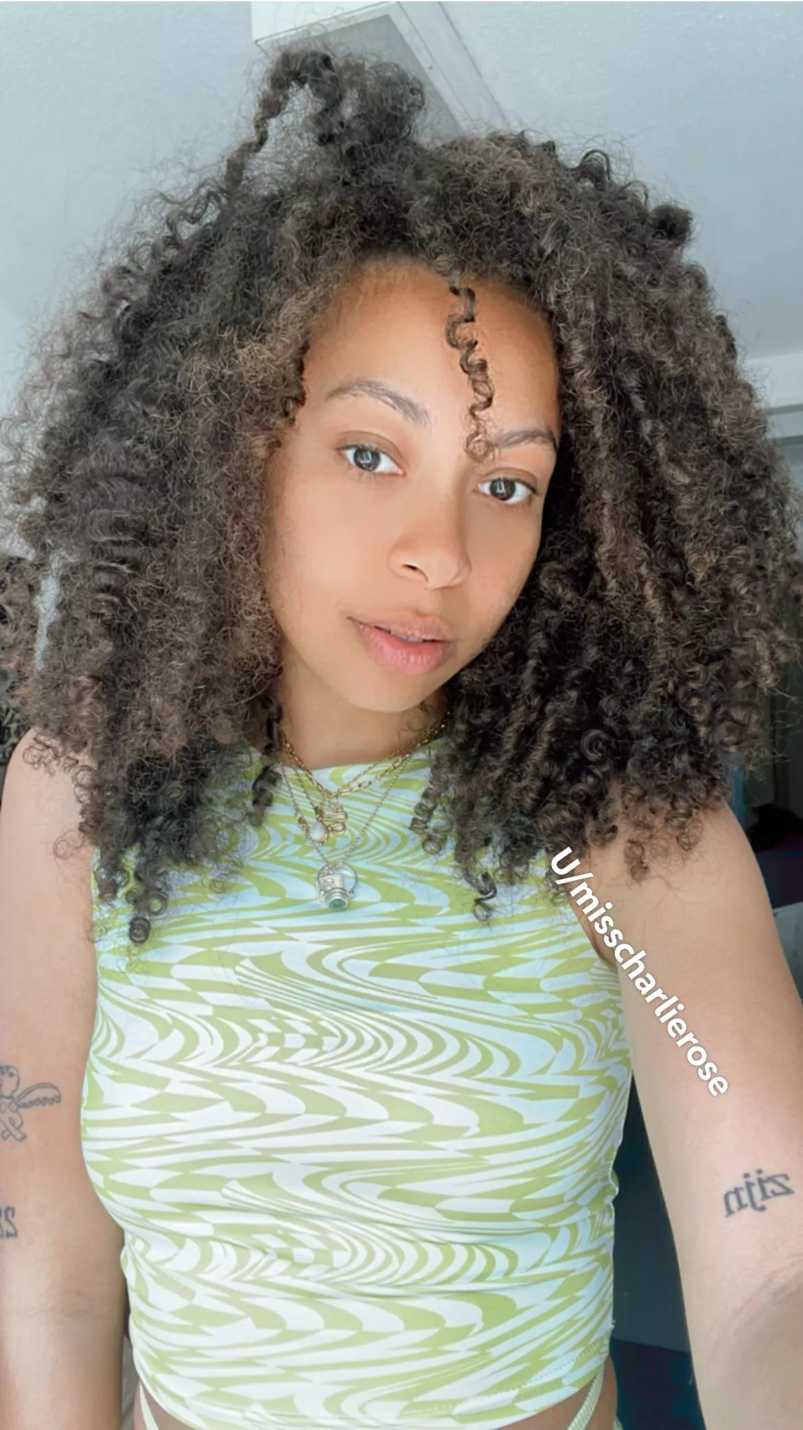 Hey there. Do you like curly girls?