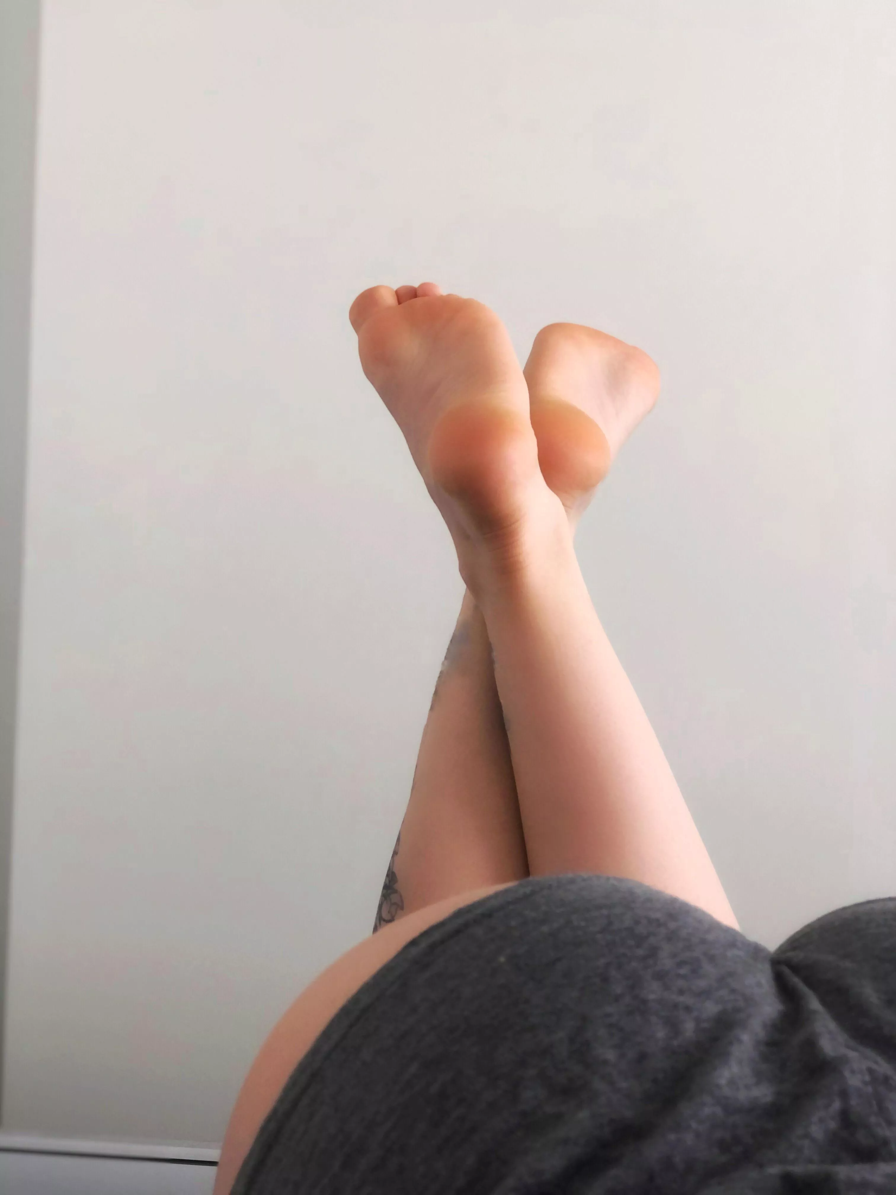 Hi babes I am new here ❤️ like me feet?