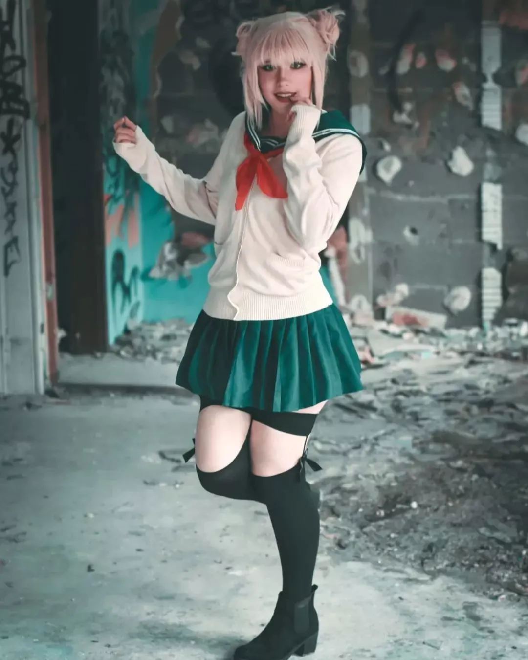 Himiko Toga Cosplay by @buhbuh_chan_cosplay