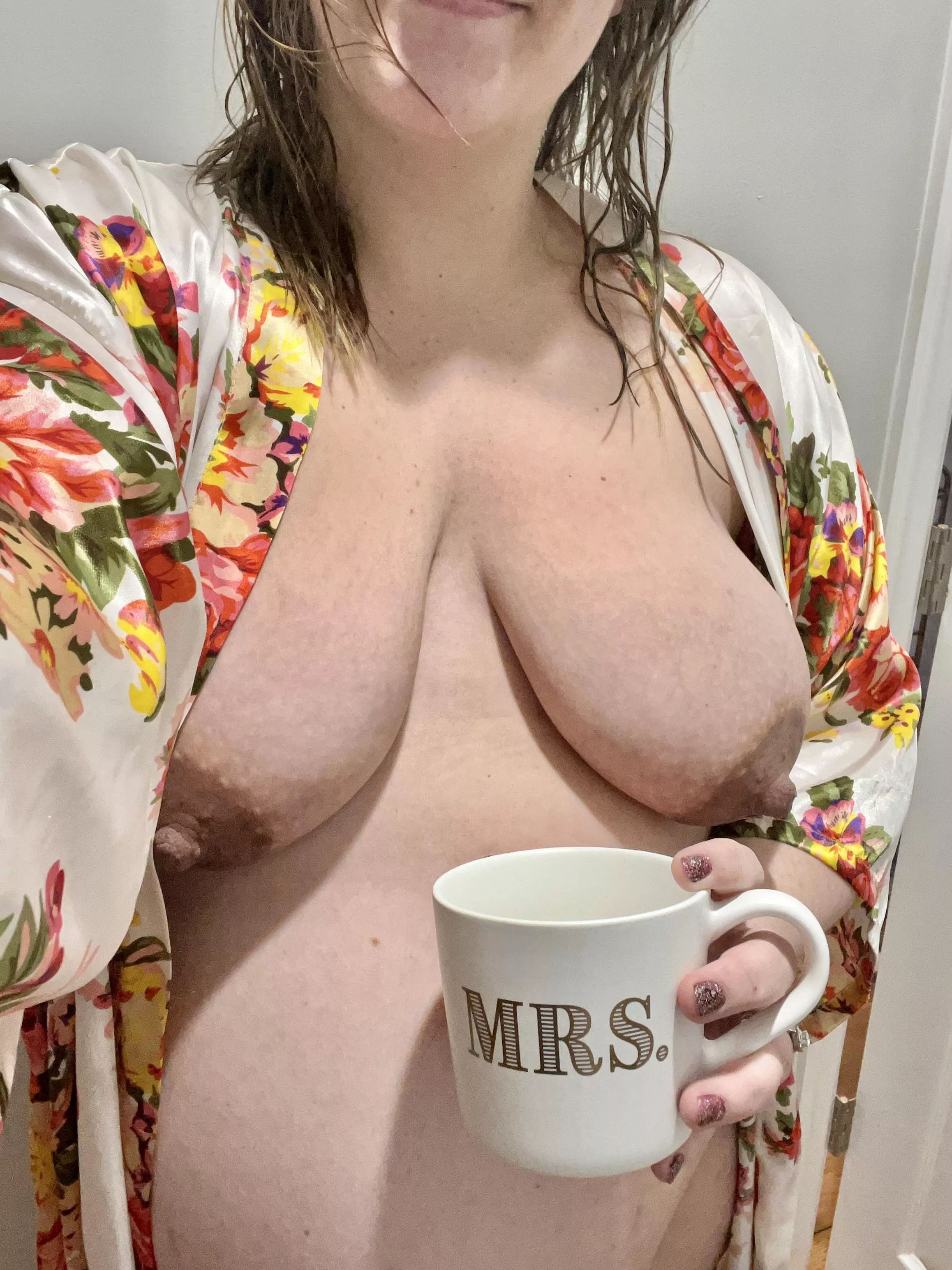 Hope you donâ€™t mind a married woman who likes to have some fun ðŸ˜‰