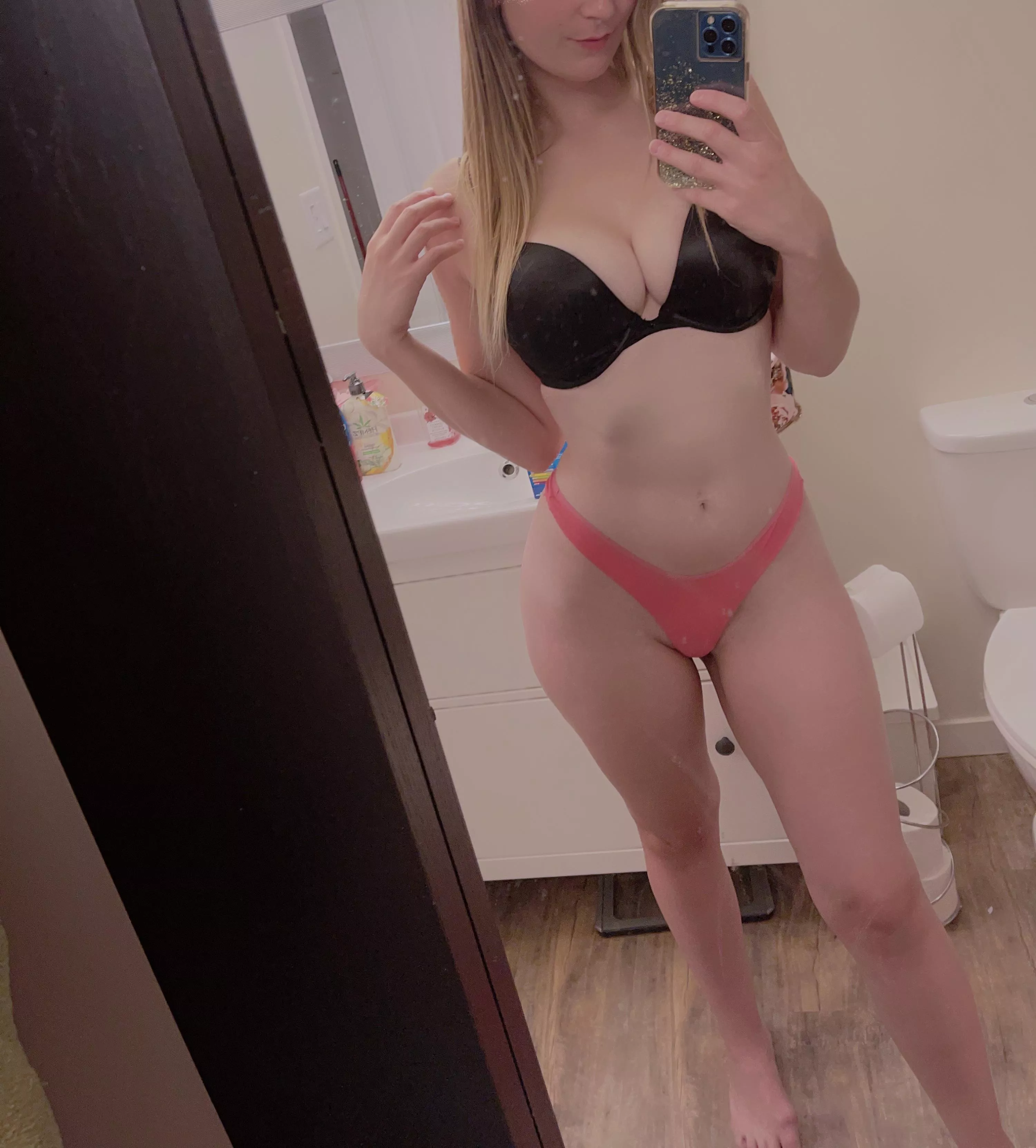 Hoping you love blondes with looooong legs [f]