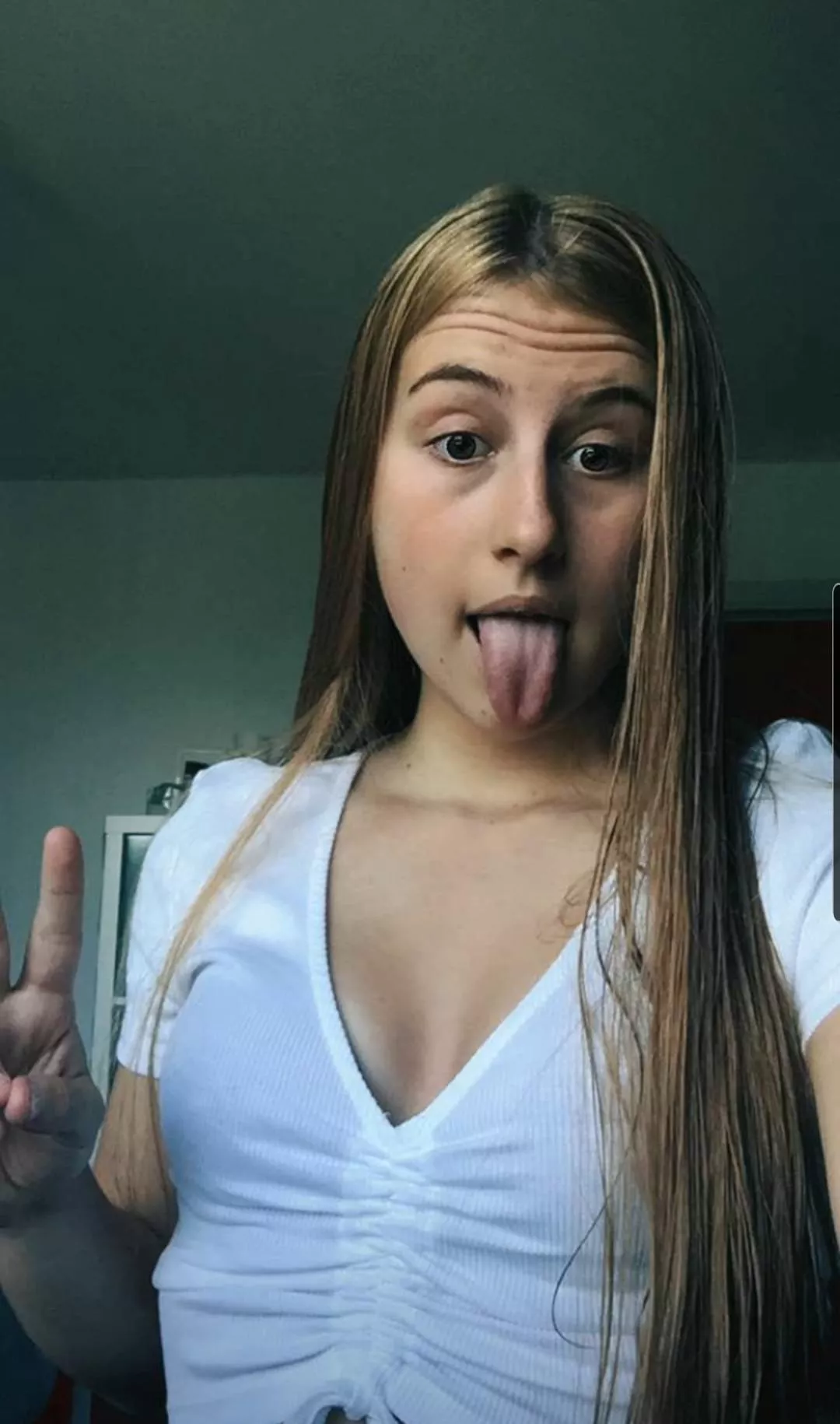 How do I look (F18) I rate dicks for fun :)