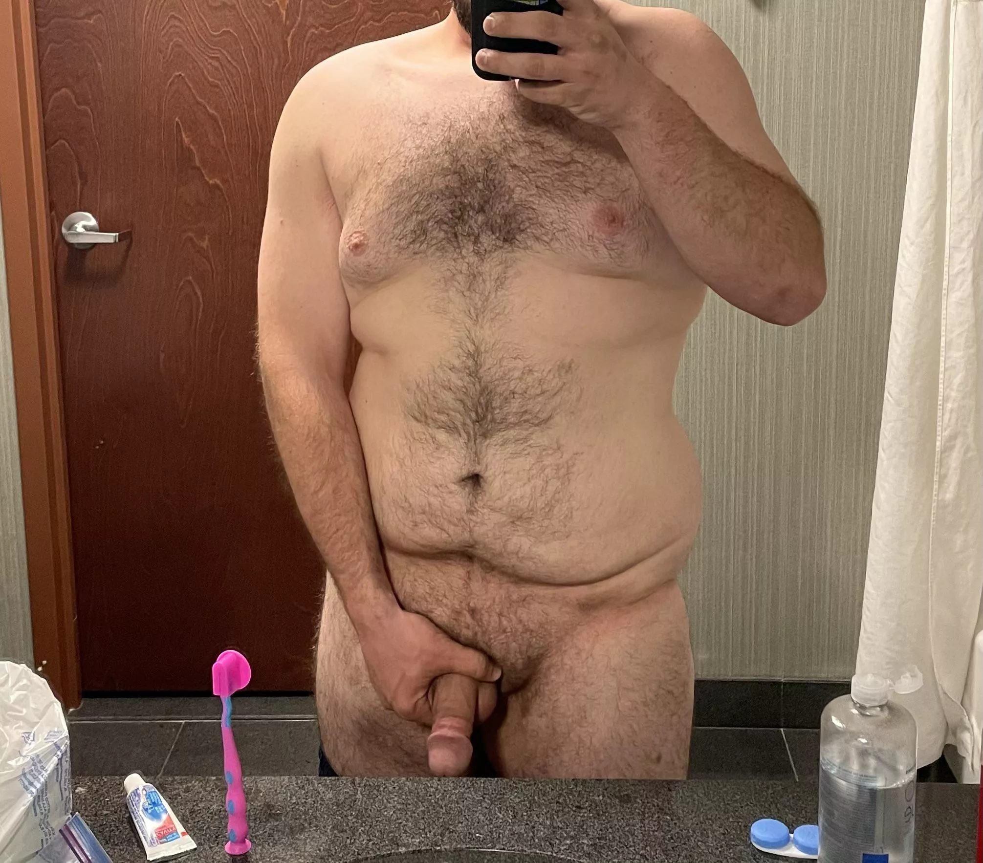 How fuckable is this chubby DILF?