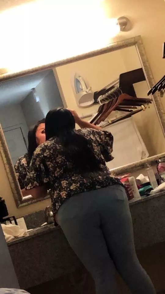 How would you fuck my moms fat ass😍😍😩