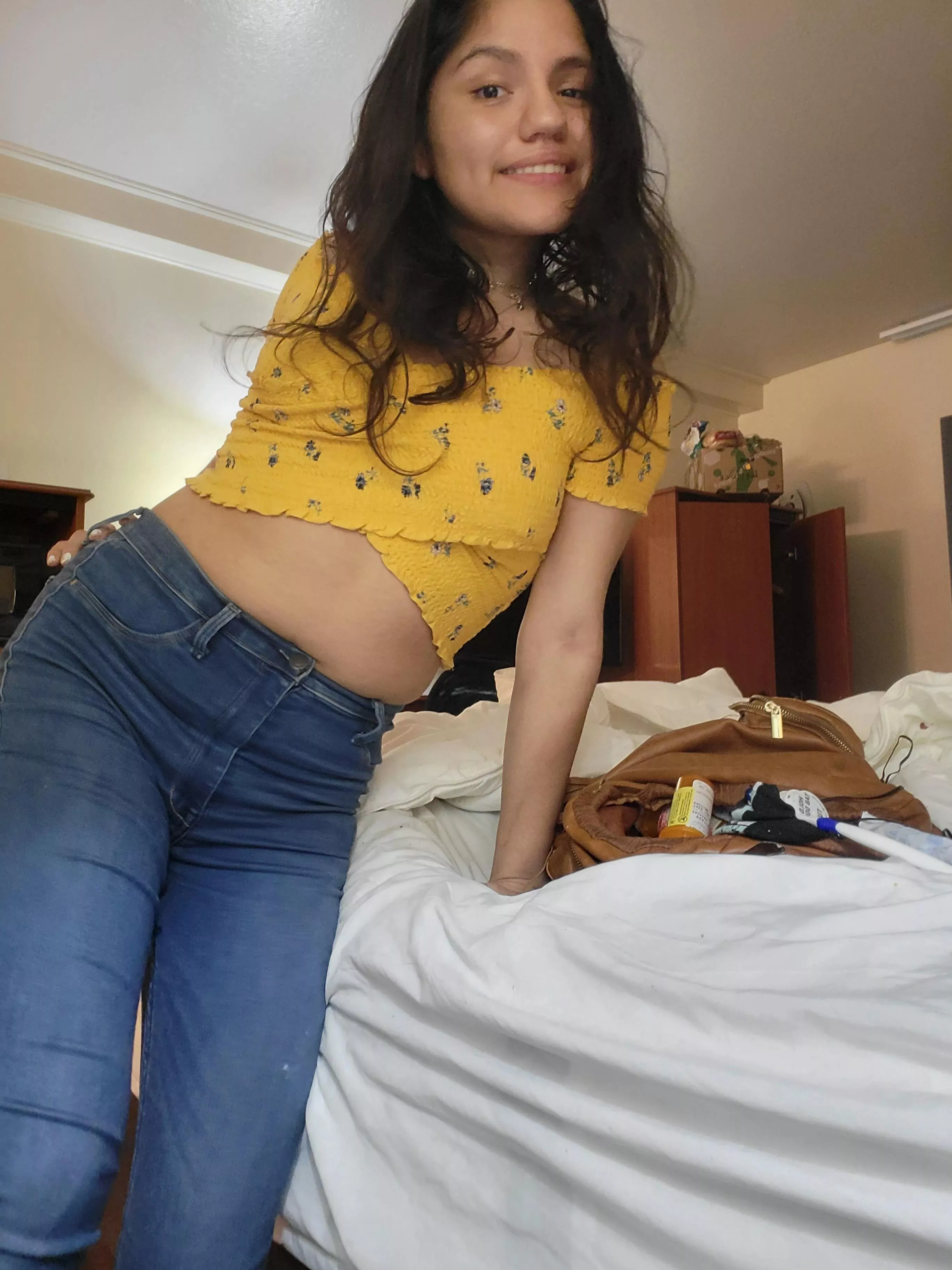 how's my body? Latina teen