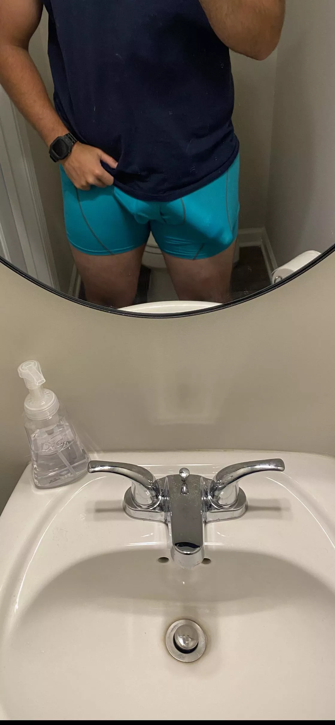 How’s my bulge look this Saturday morning. Is it worthy here? DMs open