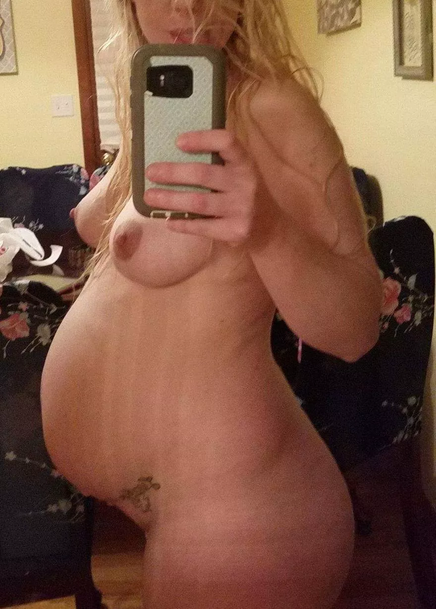 Hows my bump look from the side?