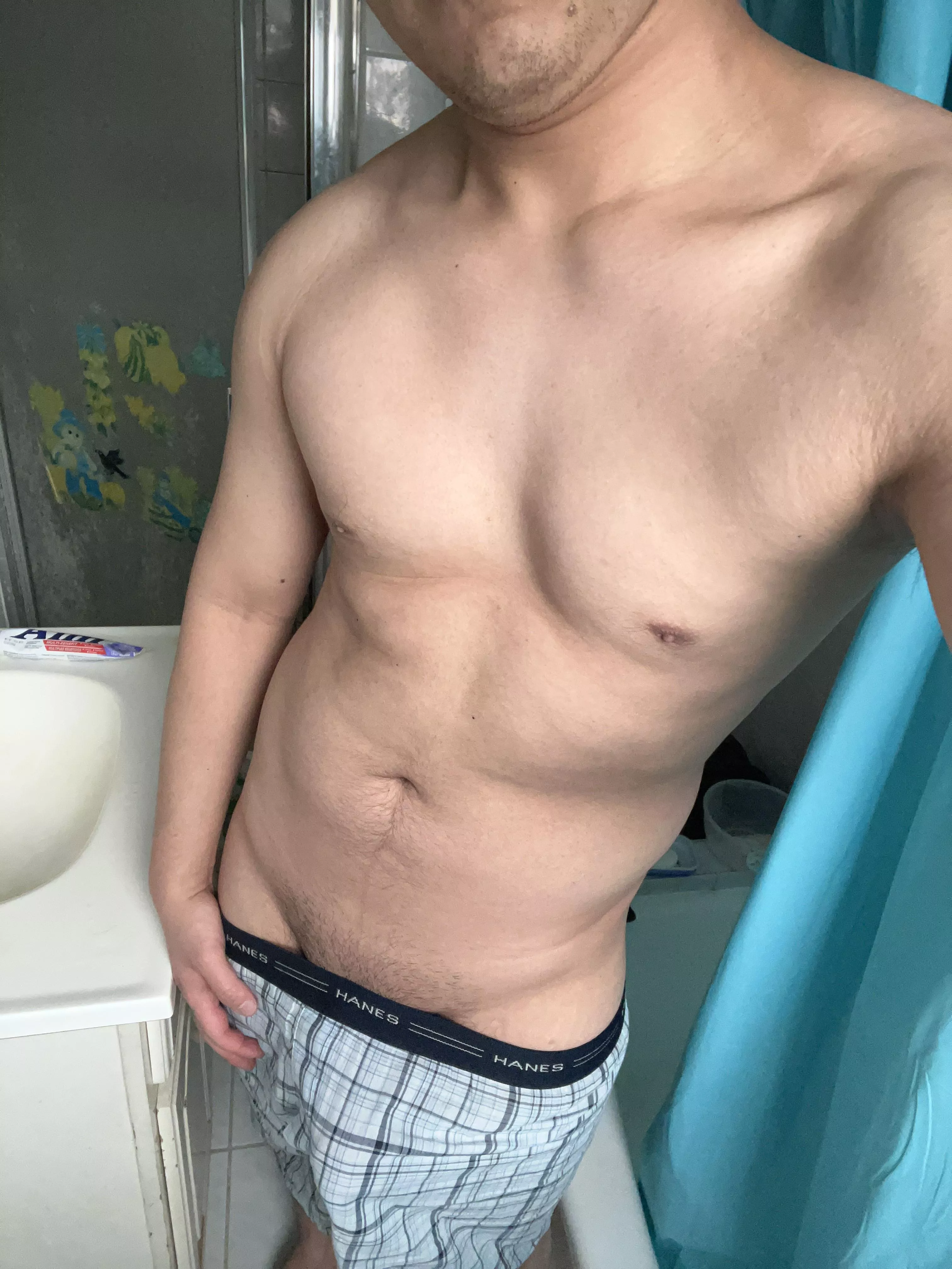 How’s my ‘v’ shaped body looking?