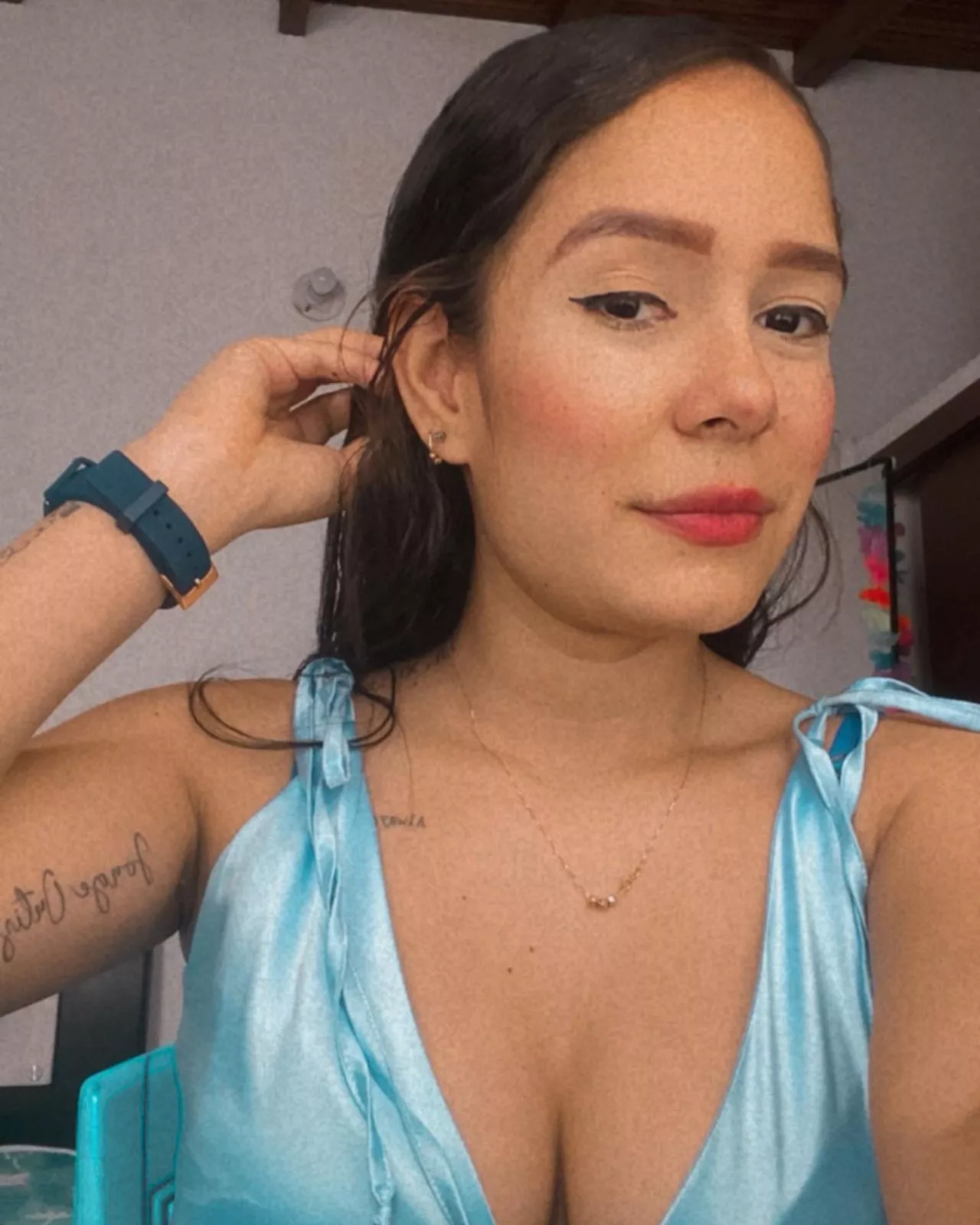 https://chaturbate.com/avrillopez/