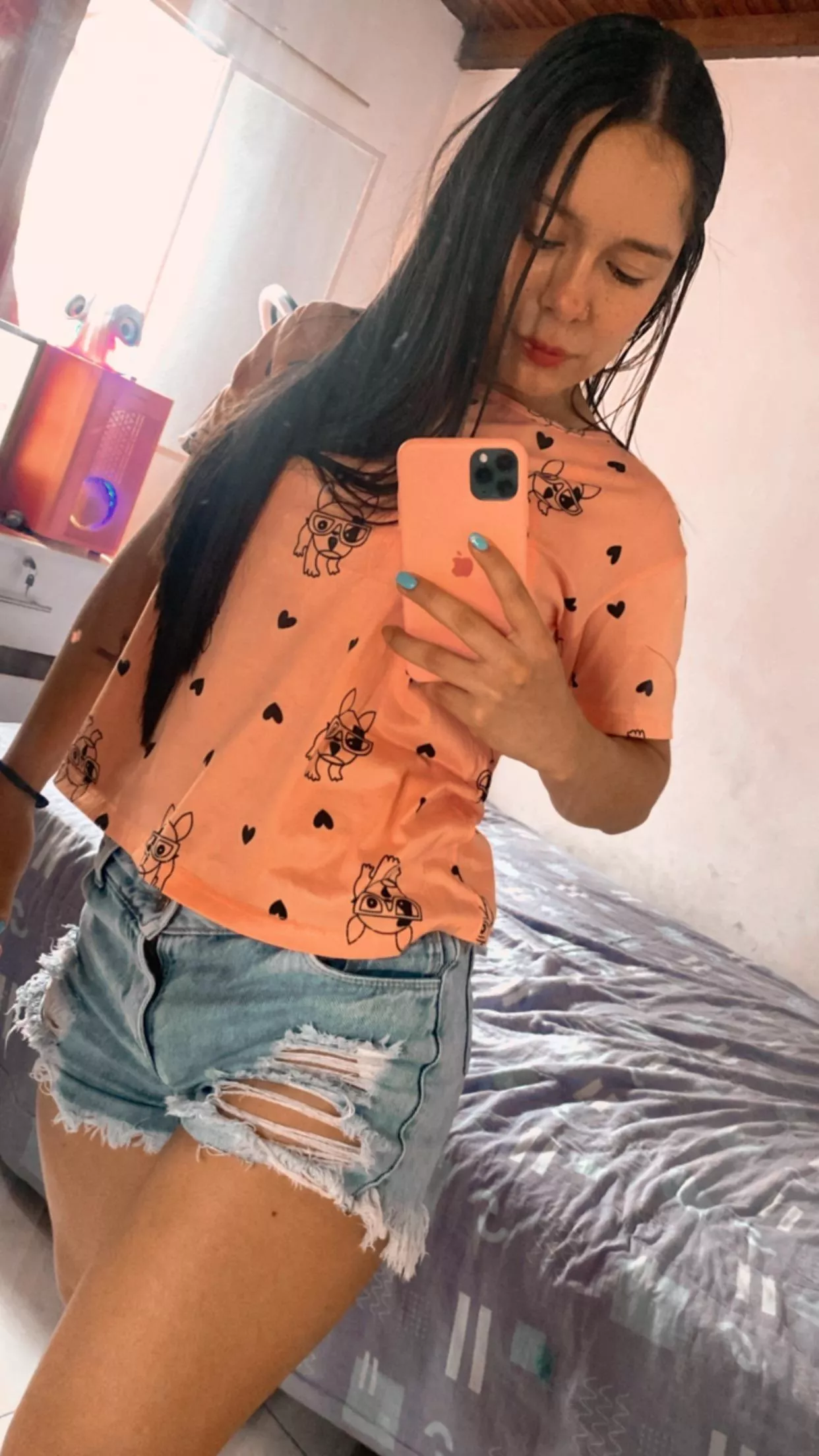 https://chaturbate.com/avrillopez/