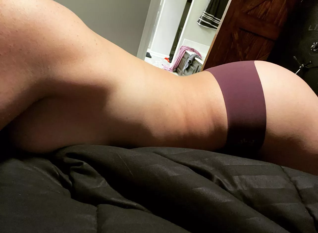 Hubs is at work and I need a back rub. [image]