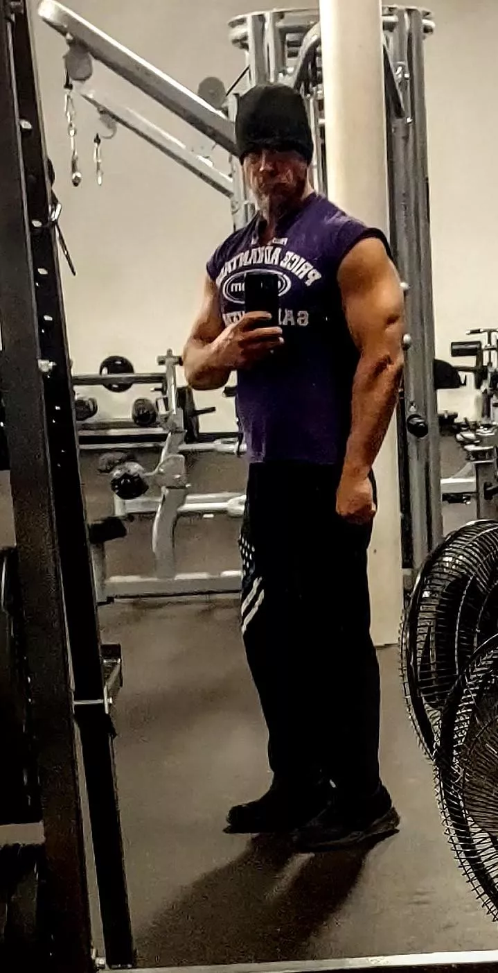 Humpday pump going on! [M] 53