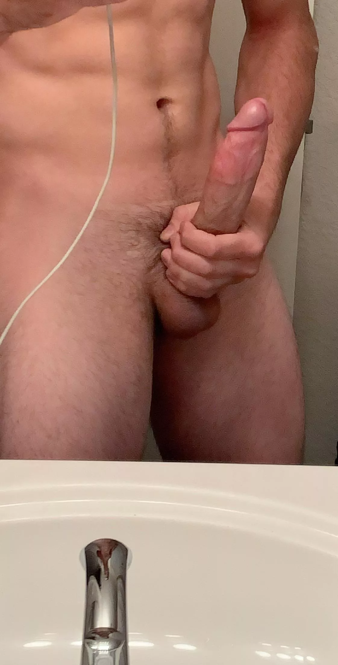 hung 9â€ 26M bull to help any hot wife get off