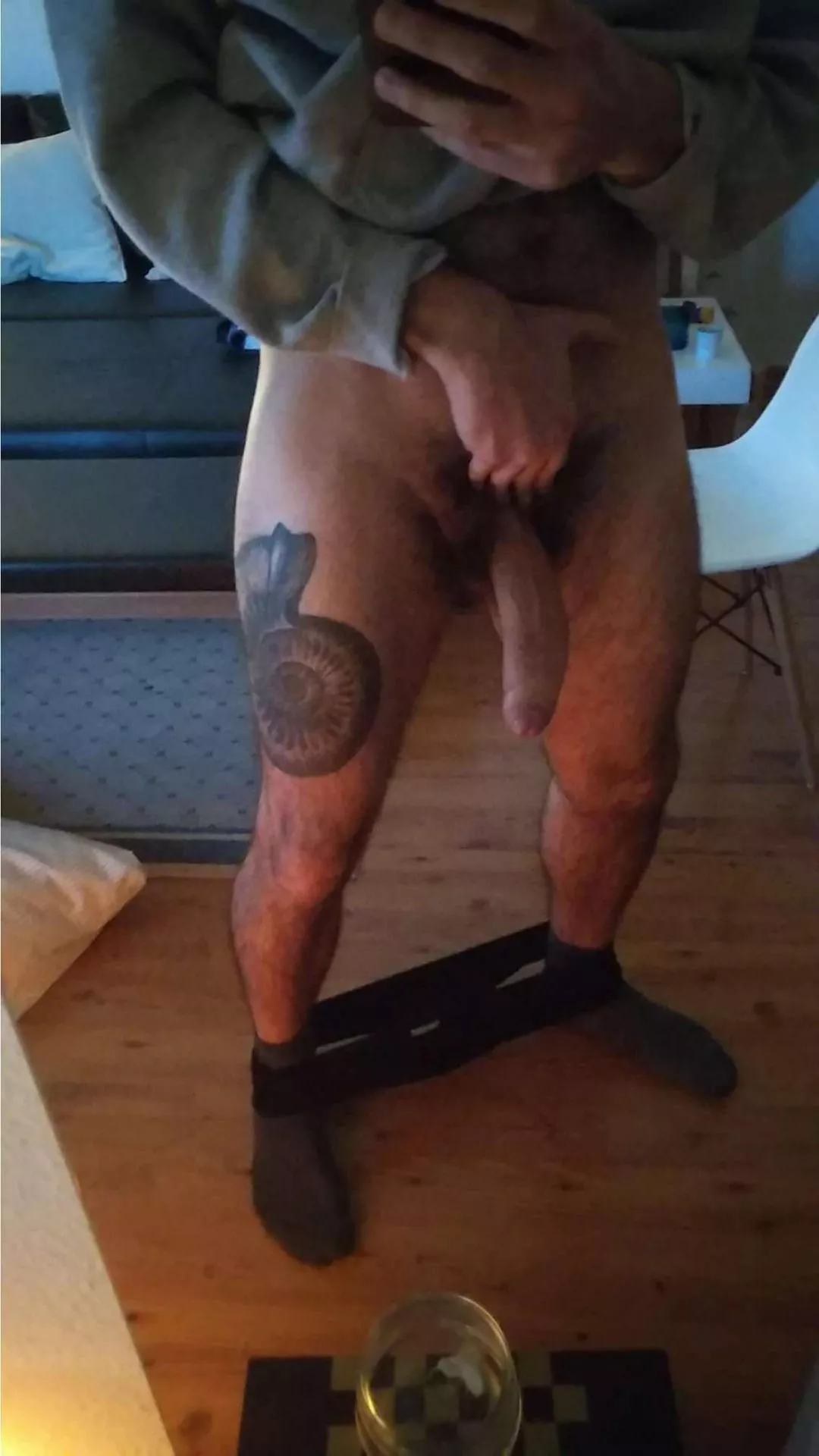 Hung married 36 yo white cock (: