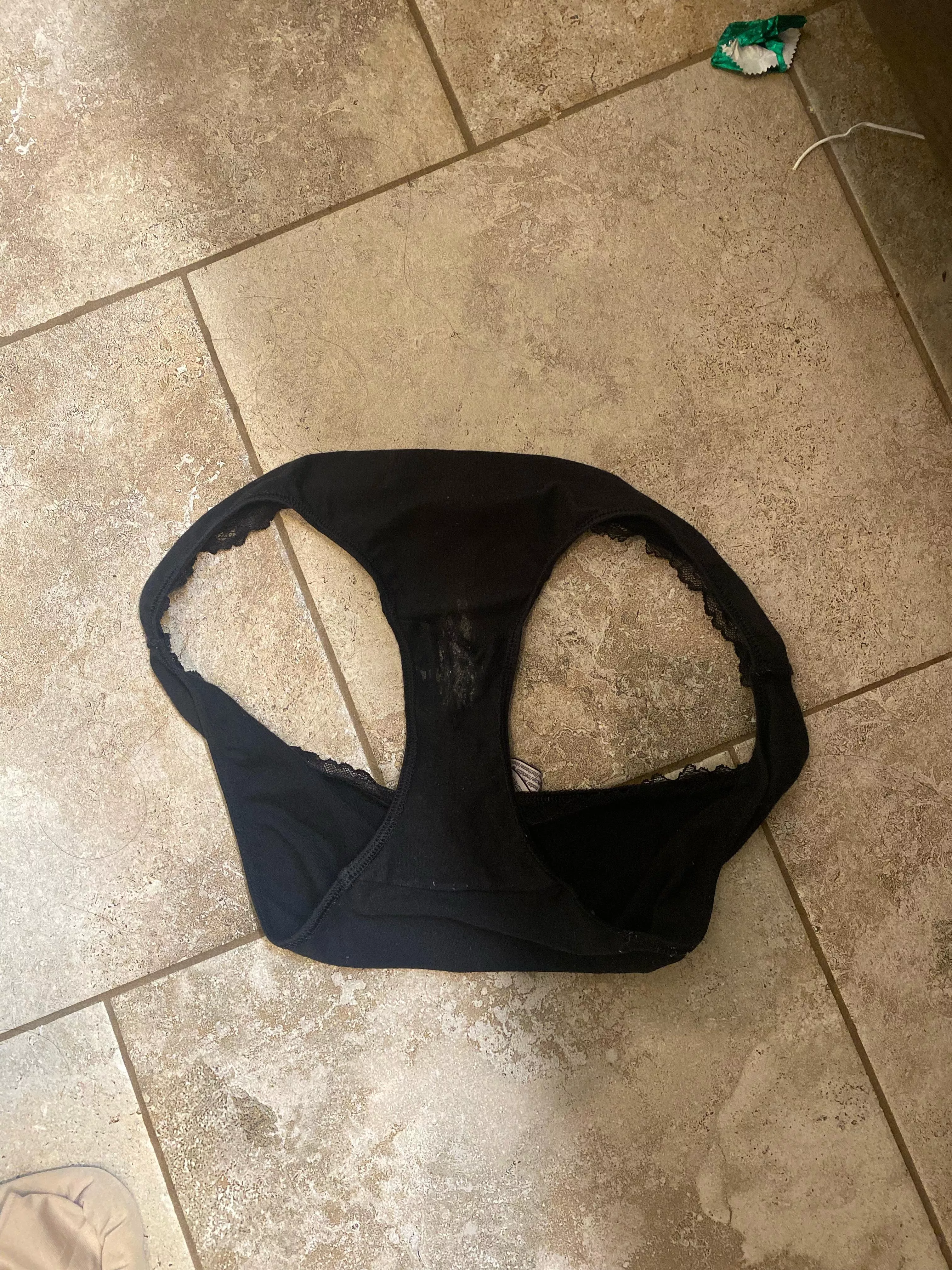 Hung out with my sister today and these are her panties after her shower just now. Thoughts ?