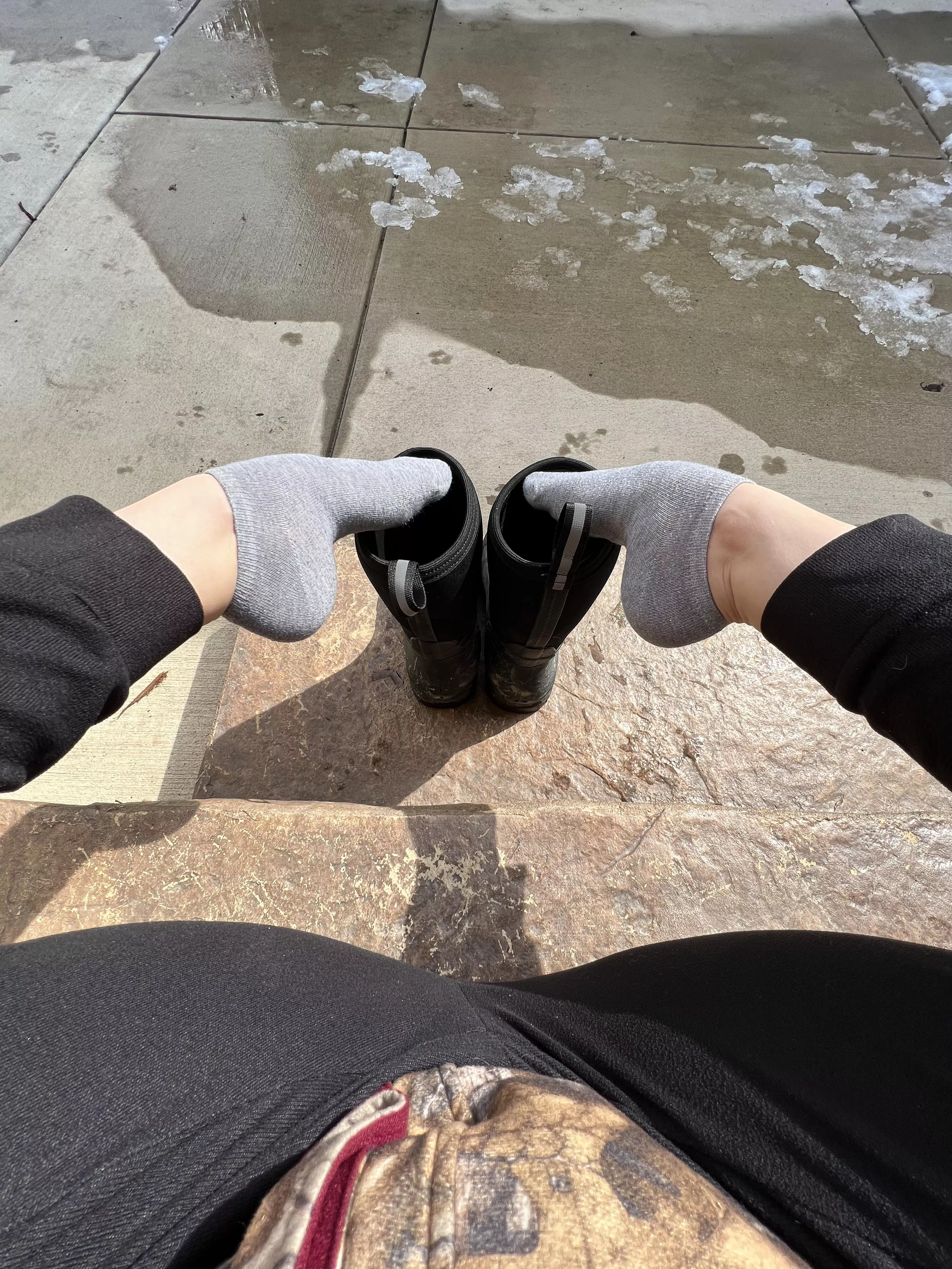 i bet you guys never realized i was a farm girl?! muck boots and super sweaty socks are a daily thing for me. ðŸšœ ðŸ¥ ðŸŒ½ ðŸ‘©ðŸ»â€ðŸŒ¾