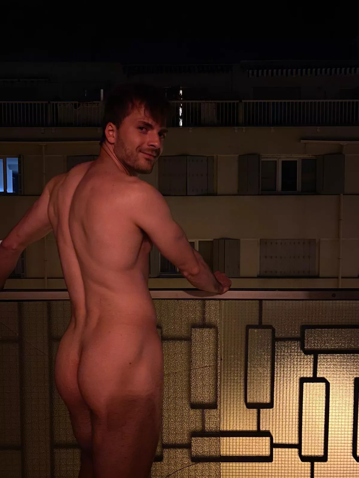 I bring todays cute butt from a 4th floor balcony view in Cannes! Bonsoir to my French fans