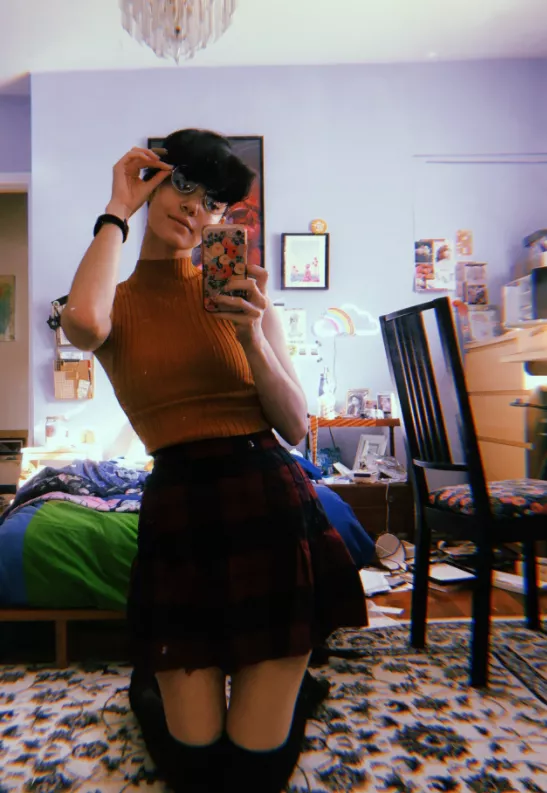 I can be your office gf <3