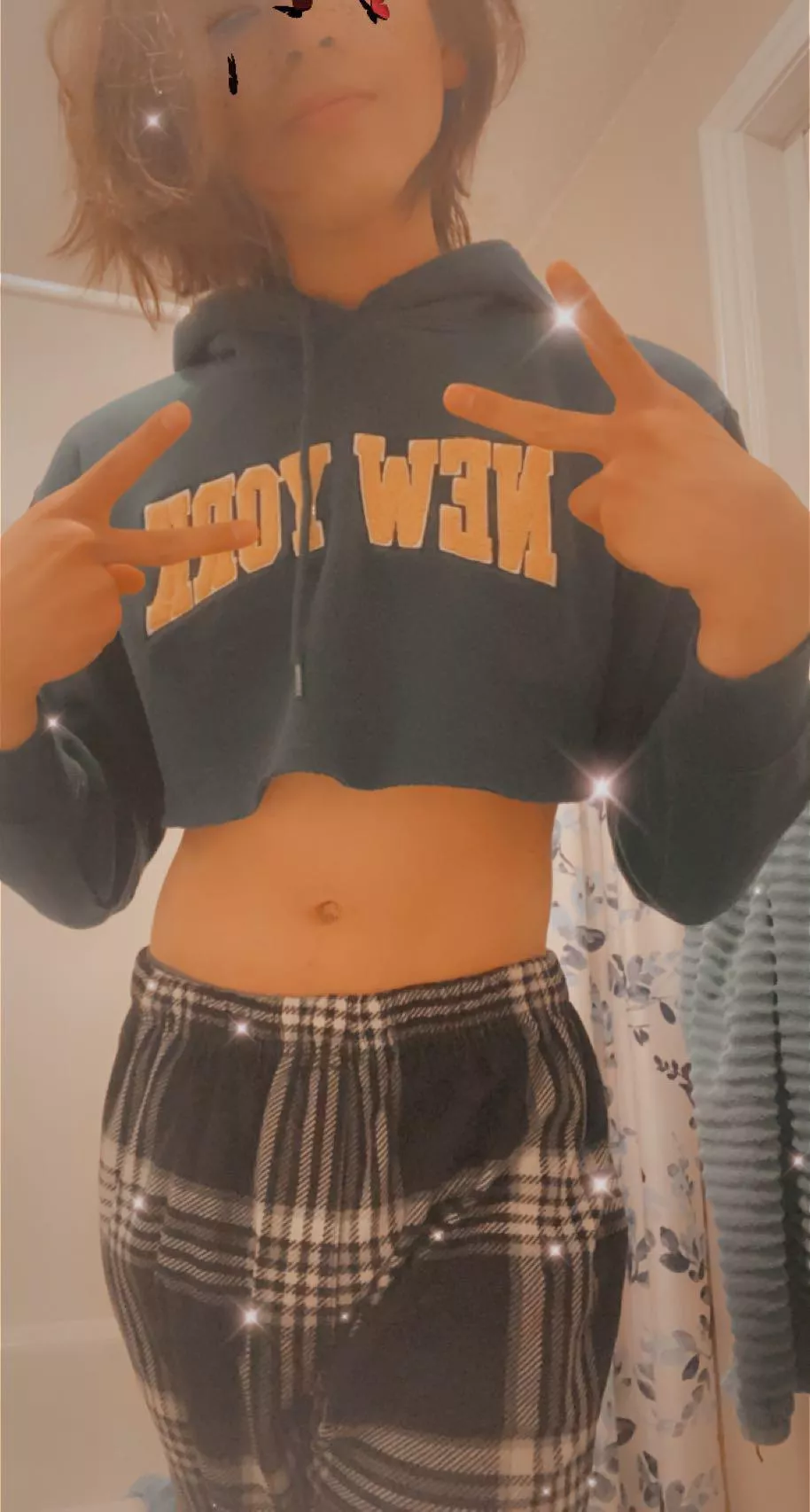 I got a new crop top, do you guys like