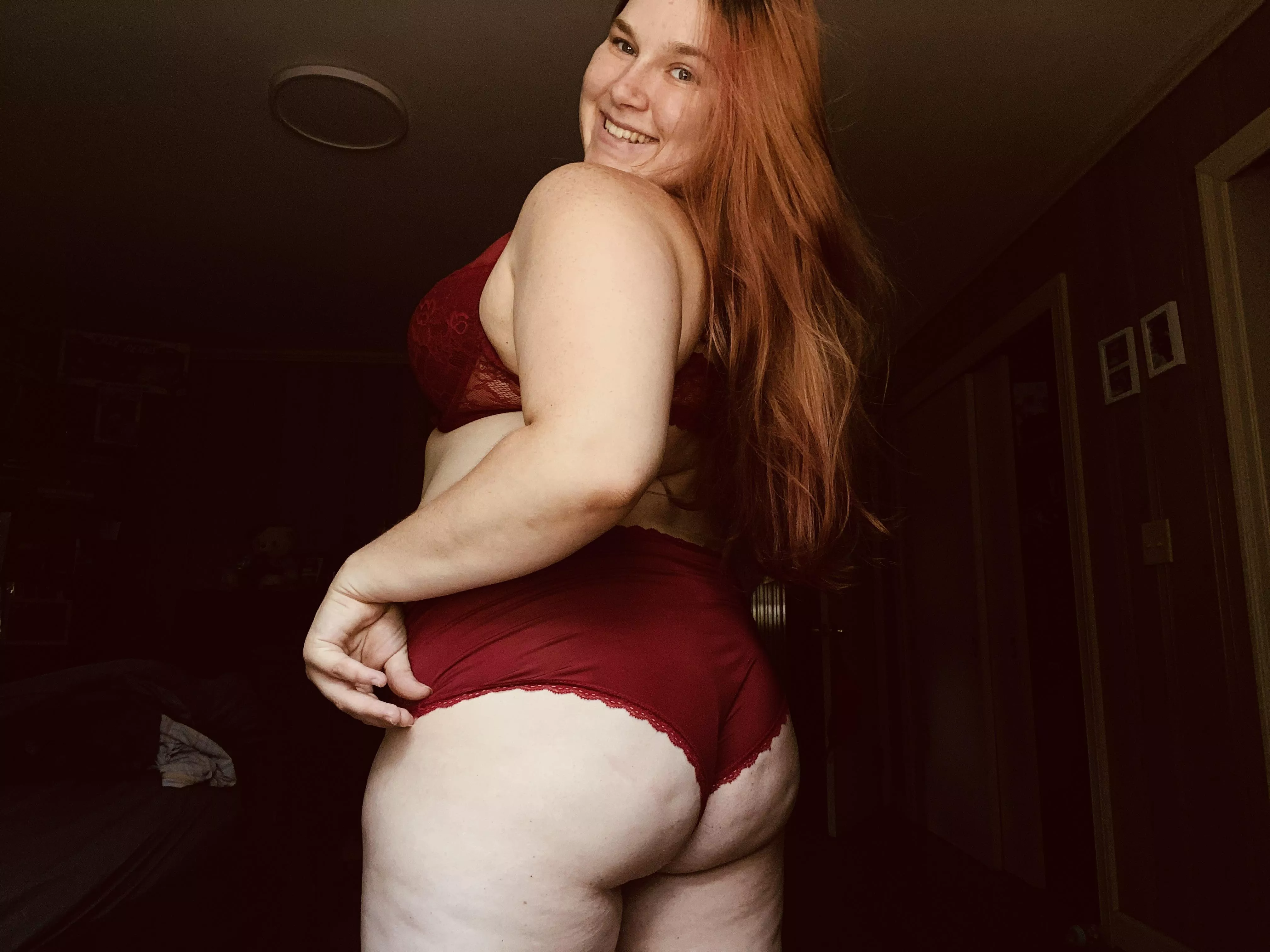 I heard you like curvy milfs!