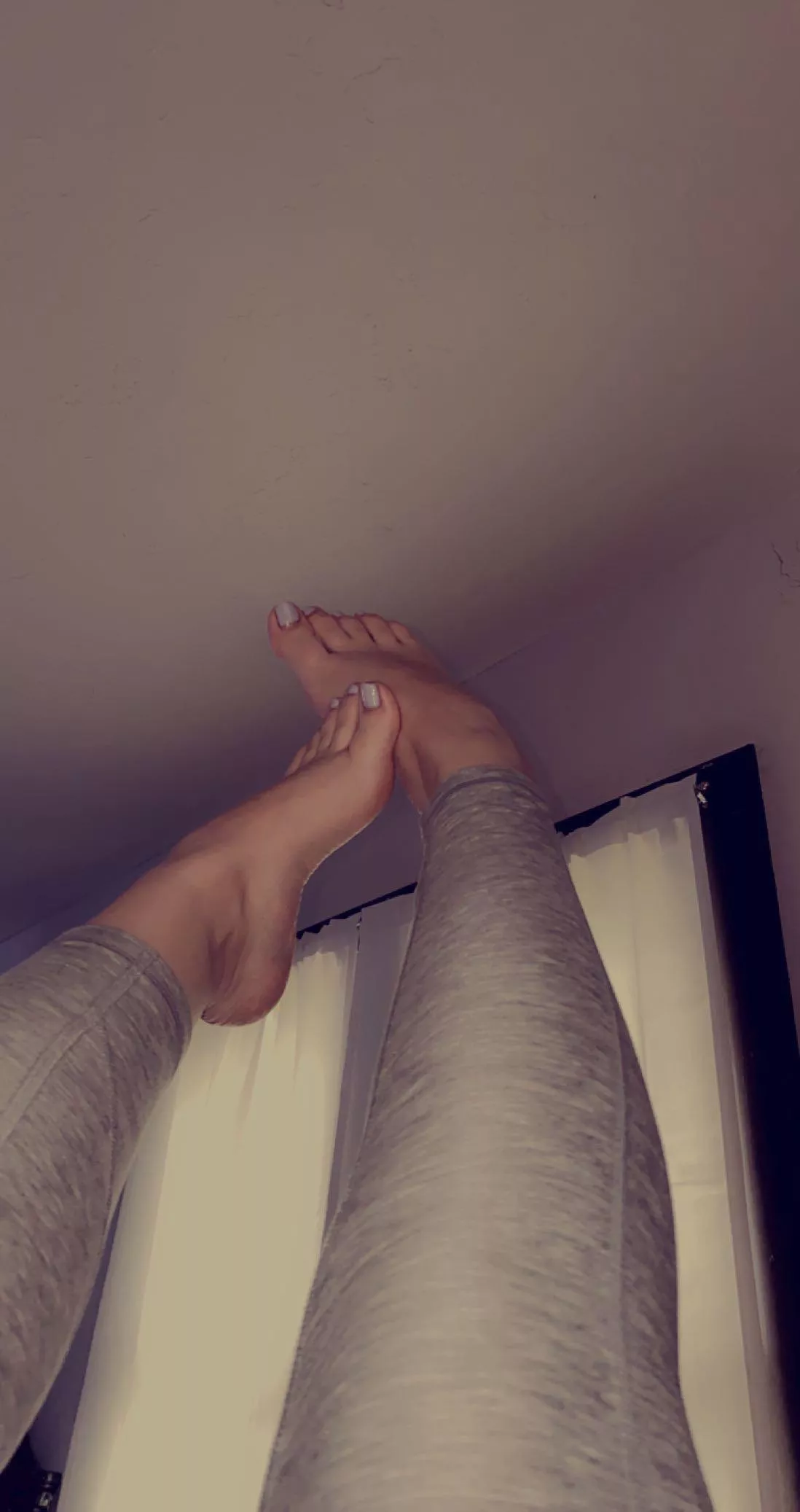 I just love my curvy feet..