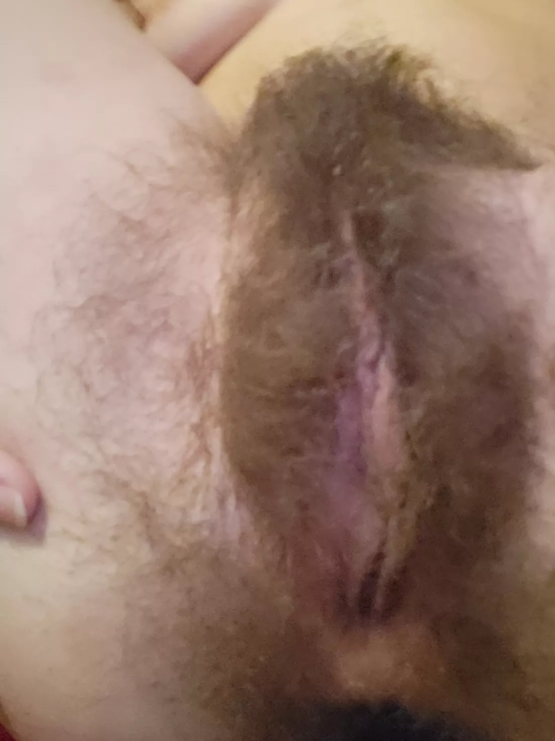 I love hairy pussy wbu?? 😘😘