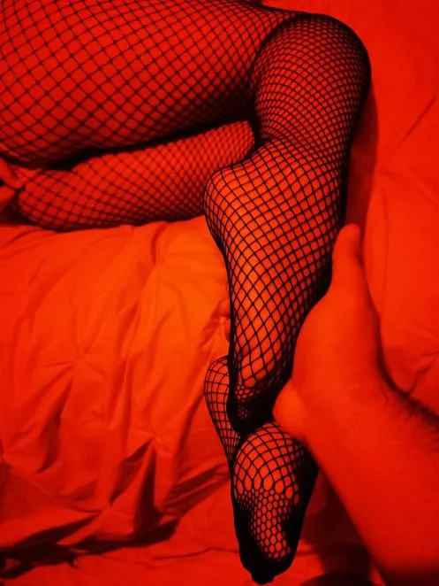 I love how fishnets makes my feet look~